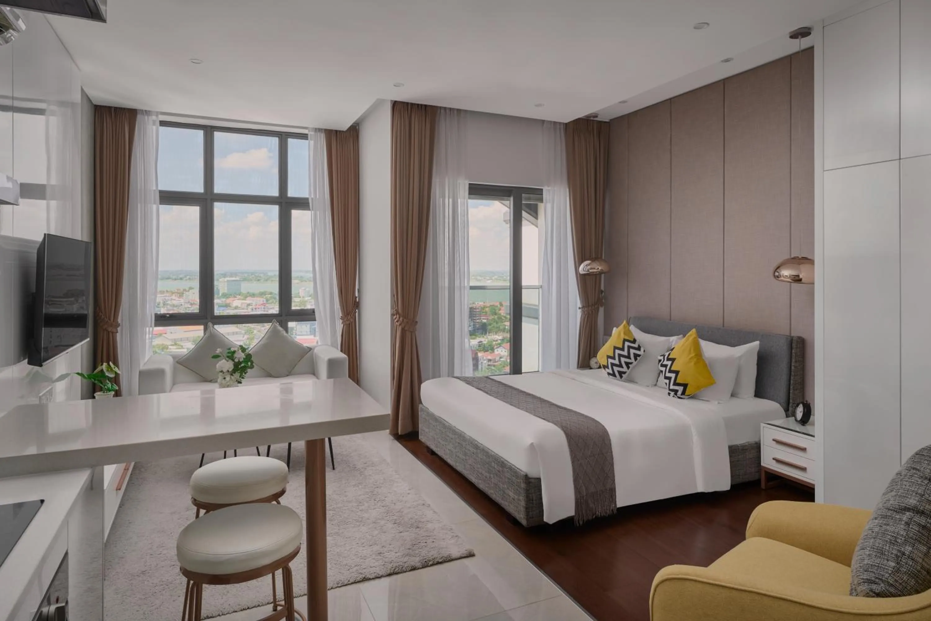 Studio Deluxe Room - single occupancy in The Peninsula Phnom Penh