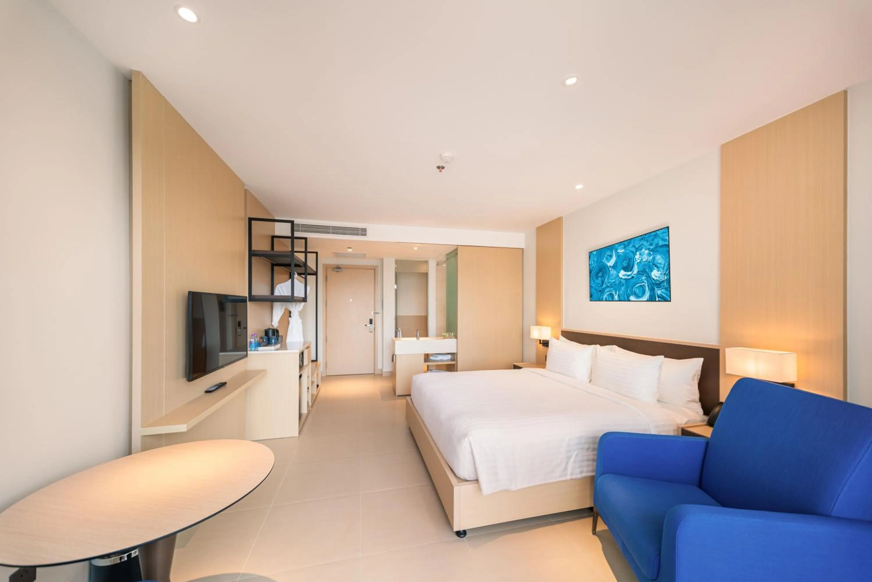 Deluxe King Room in The Empyrean Cam Ranh Beach Resort