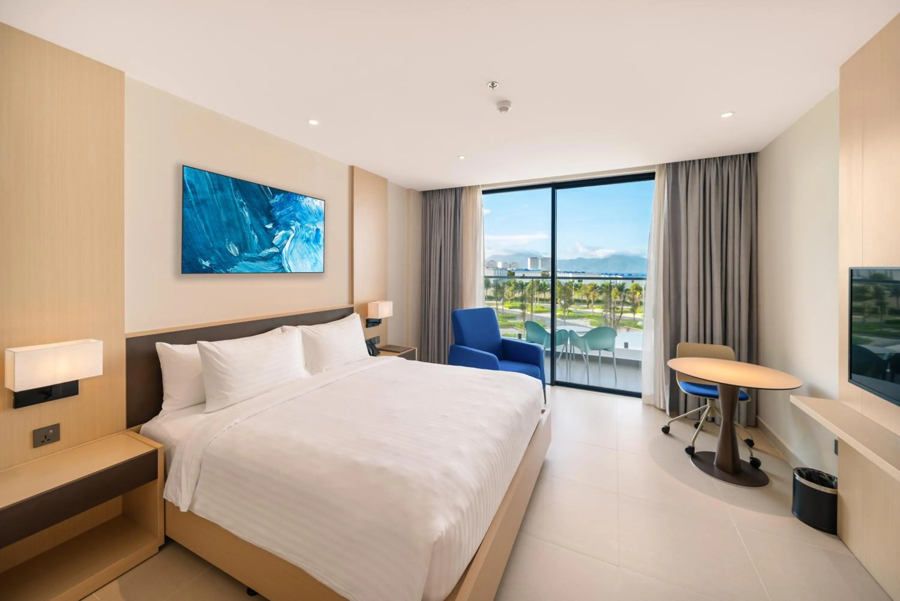 Deluxe Double or Twin Room in The Empyrean Cam Ranh Beach Resort