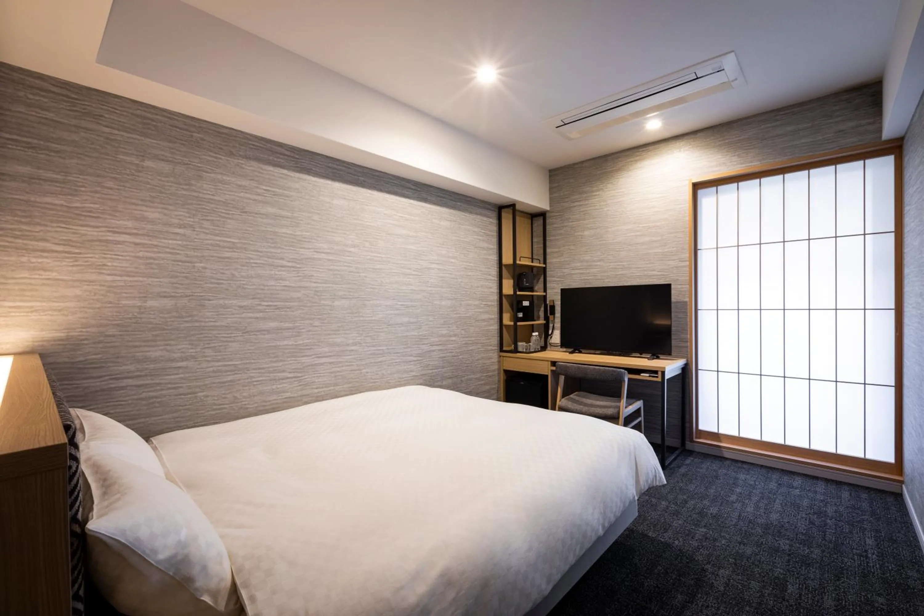 Queen Room with Shower in Rinn Kyoto Station