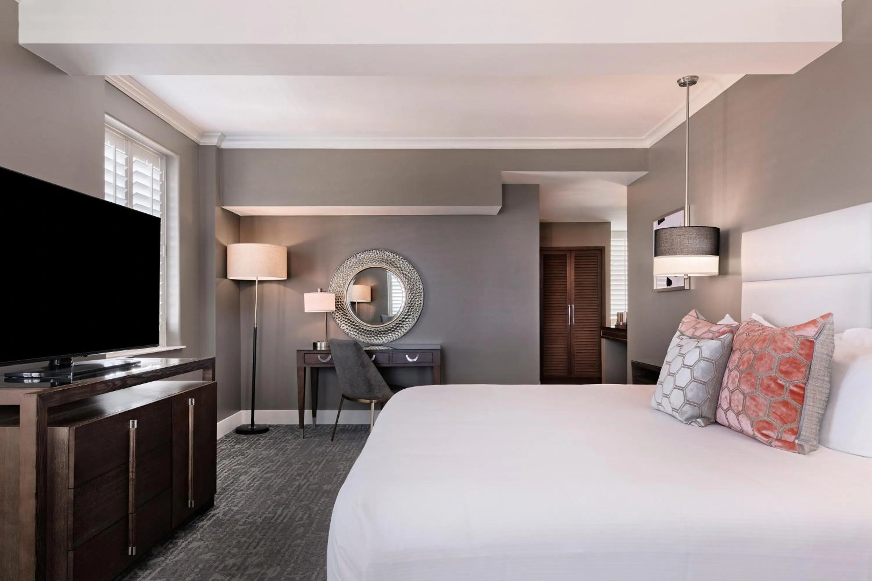 Larger Guest room, 1 King, City view, Corner room in Ambassador Hotel Oklahoma City, Autograph Collection