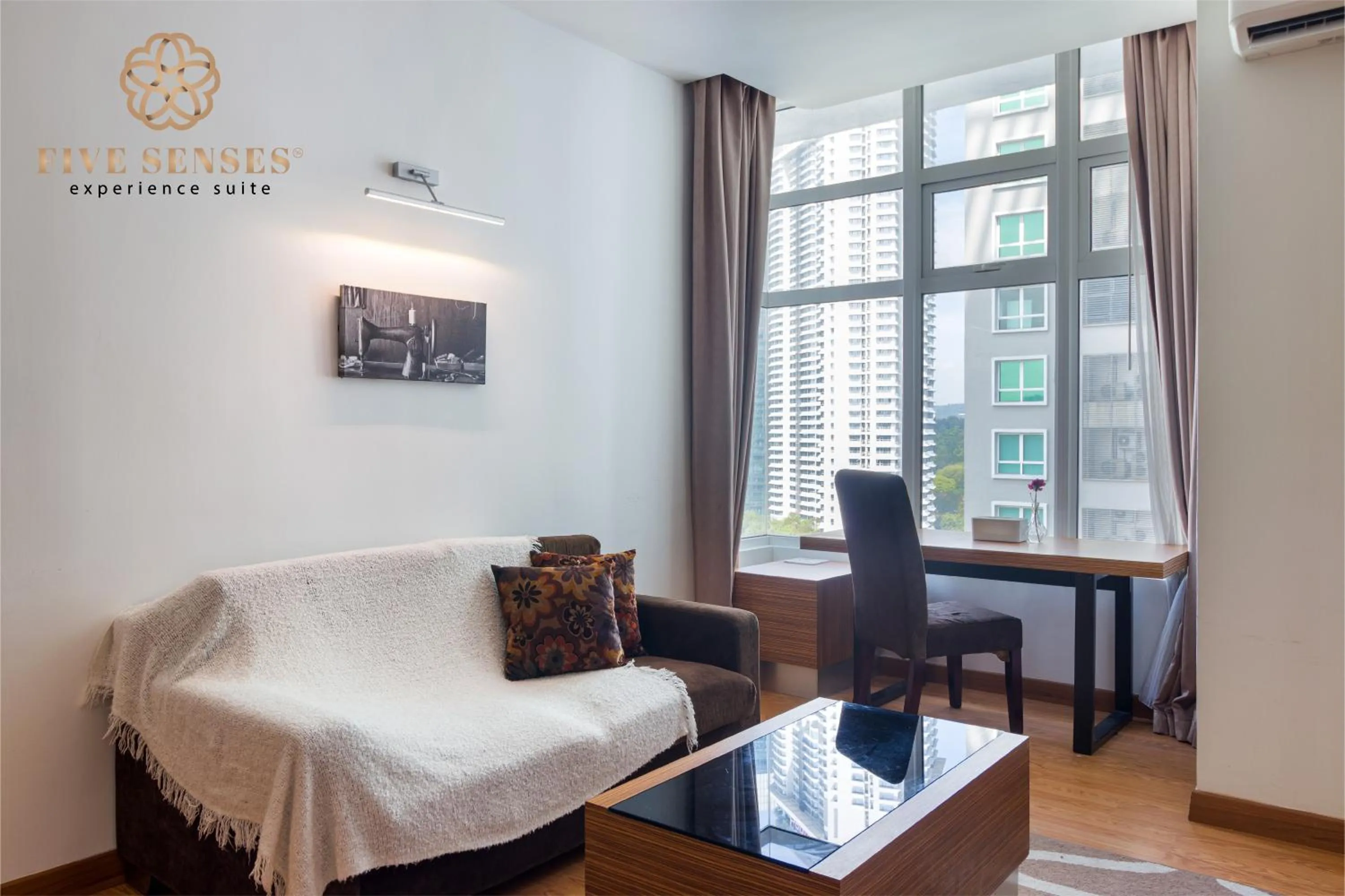 Large Twin Room in Dua Sentral Kuala Lumpur, Roam