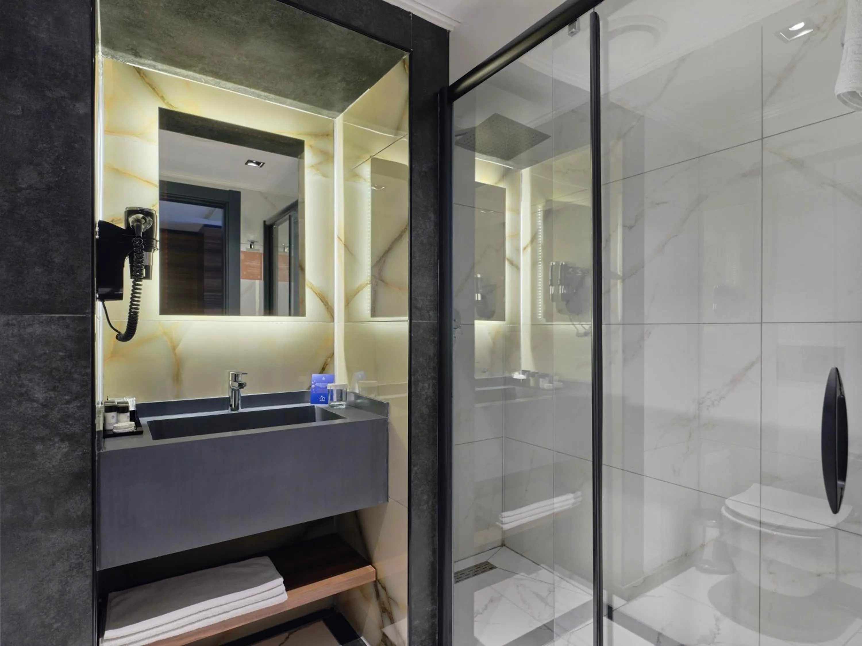 Corner Double Room in Dedeman Sanliurfa