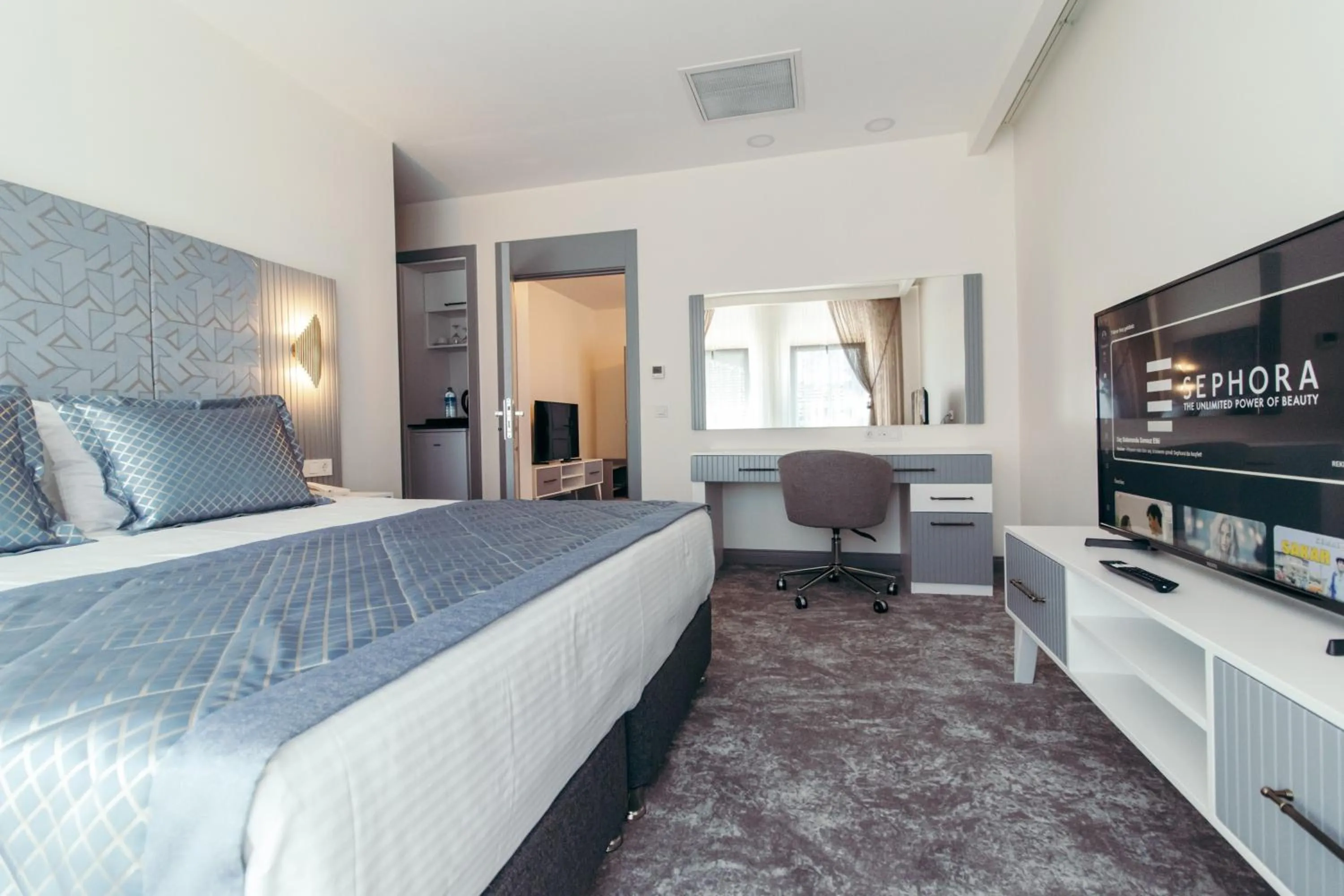 Family Room with Private Bathroom in CK Farabi Hotel