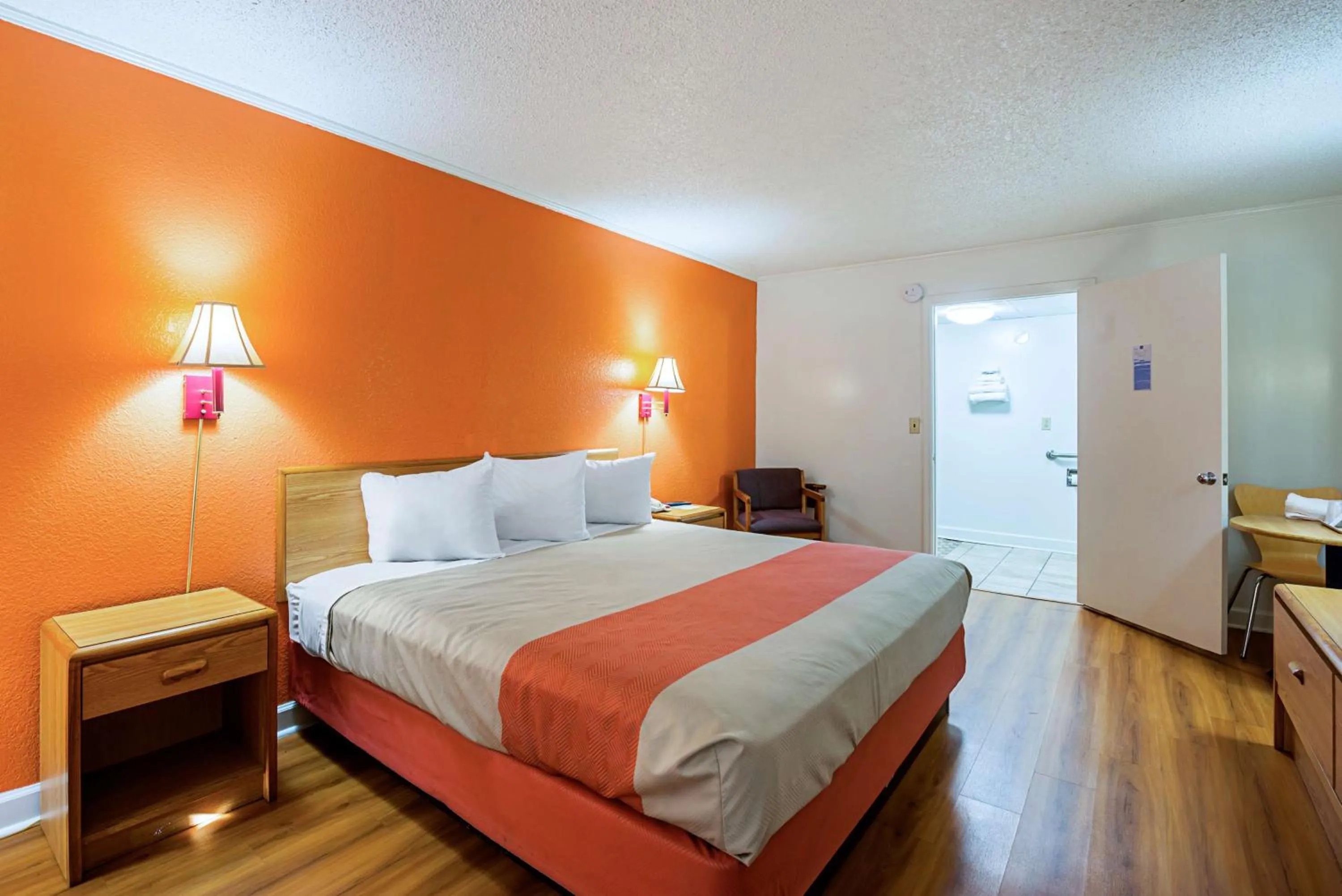 King Room - Smoking  in Motel 6-Perry, GA