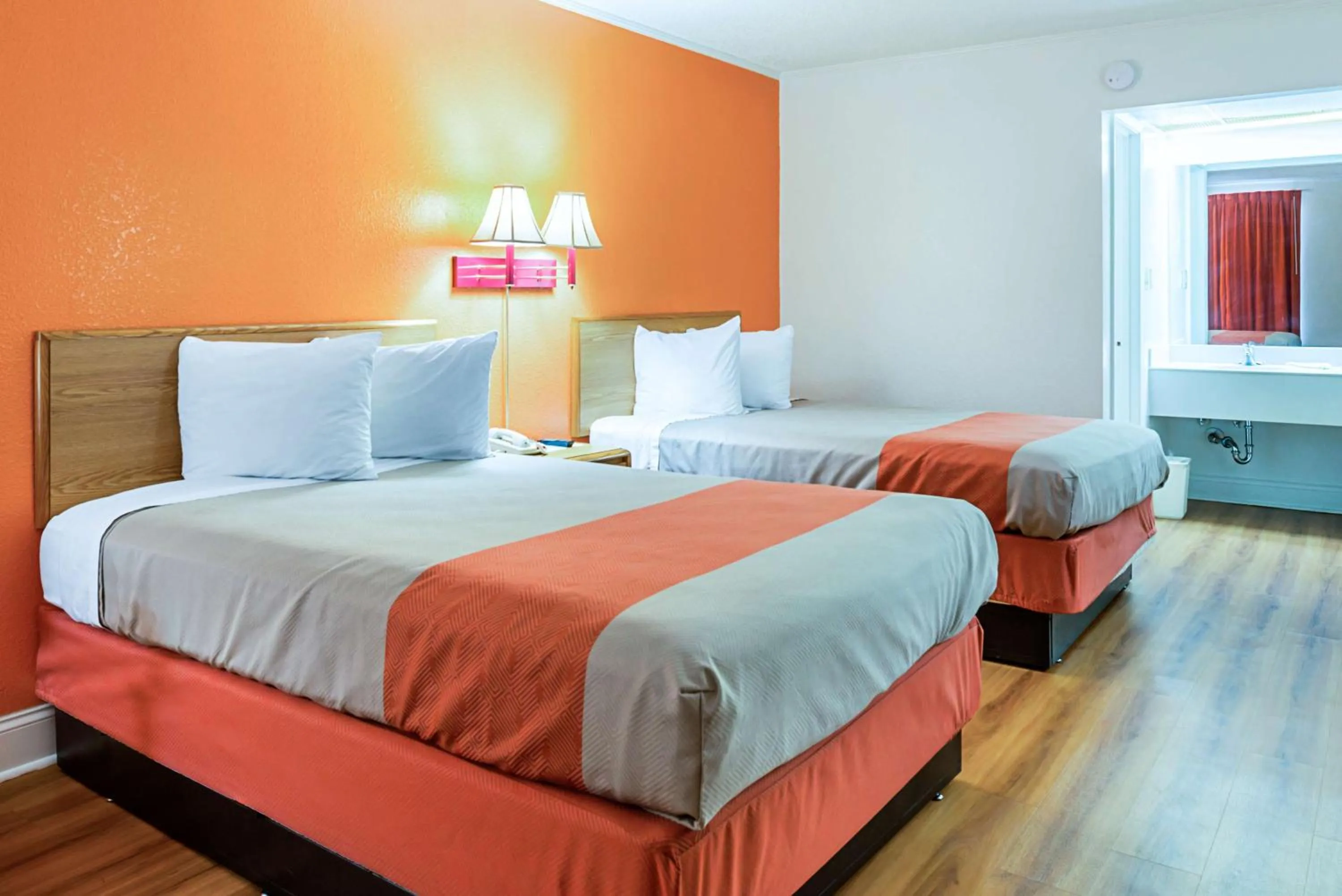 Quadruple Room - Smoking in Motel 6-Perry, GA