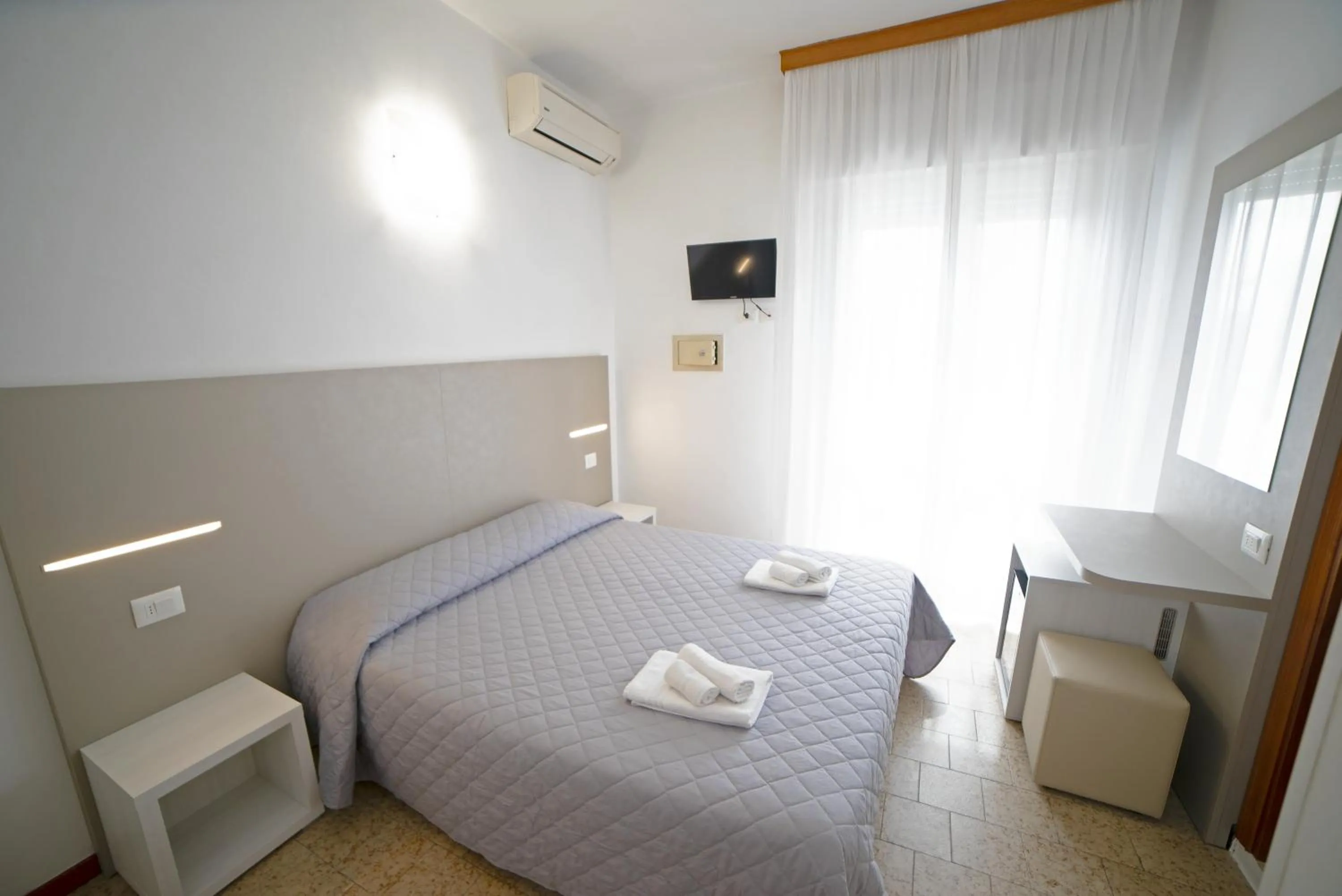 Deluxe Double Room with Balcony in Hotel Ischia