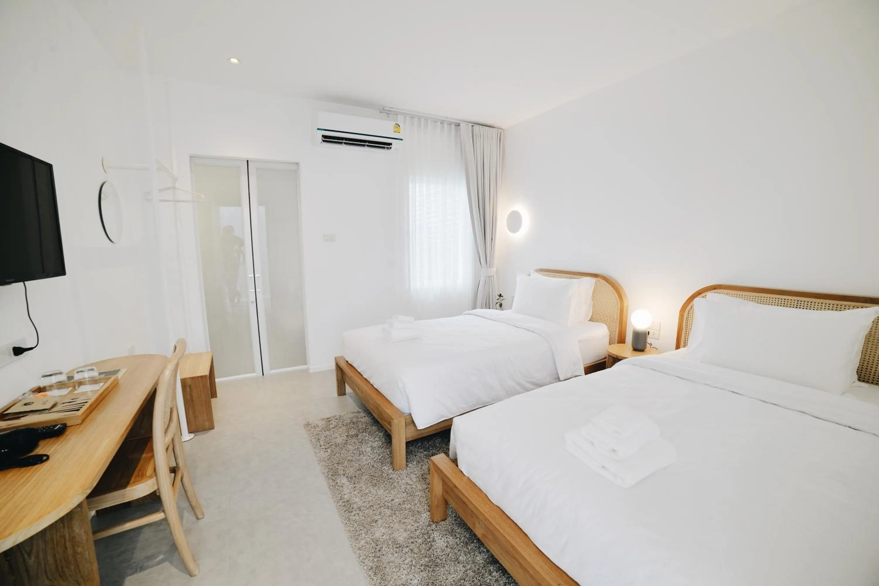 Standard Twin Room in Evergreen Cafe and Hotel