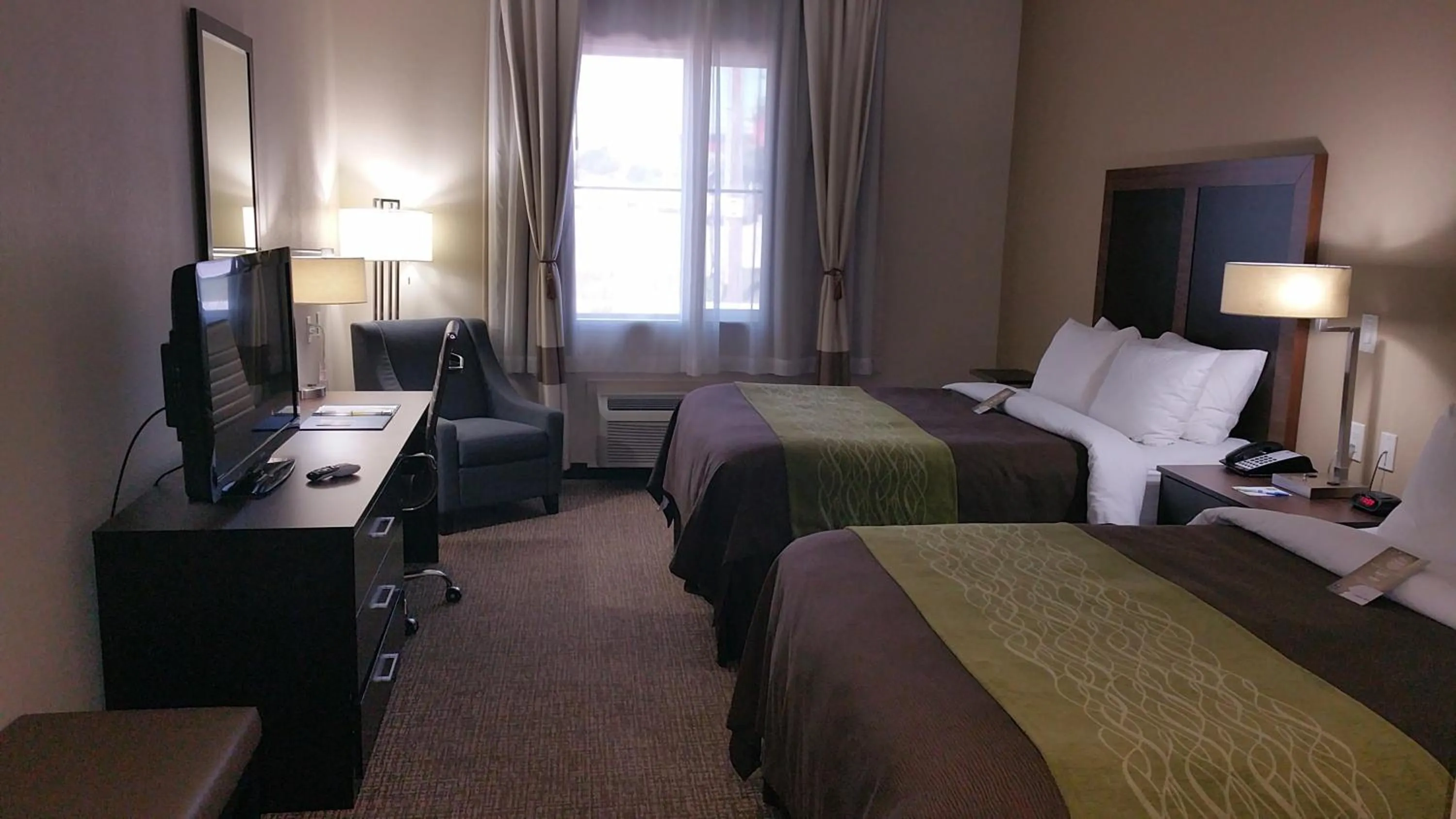 Queen Room with Two Queen Beds in Comfort Inn & Suites Lakeside