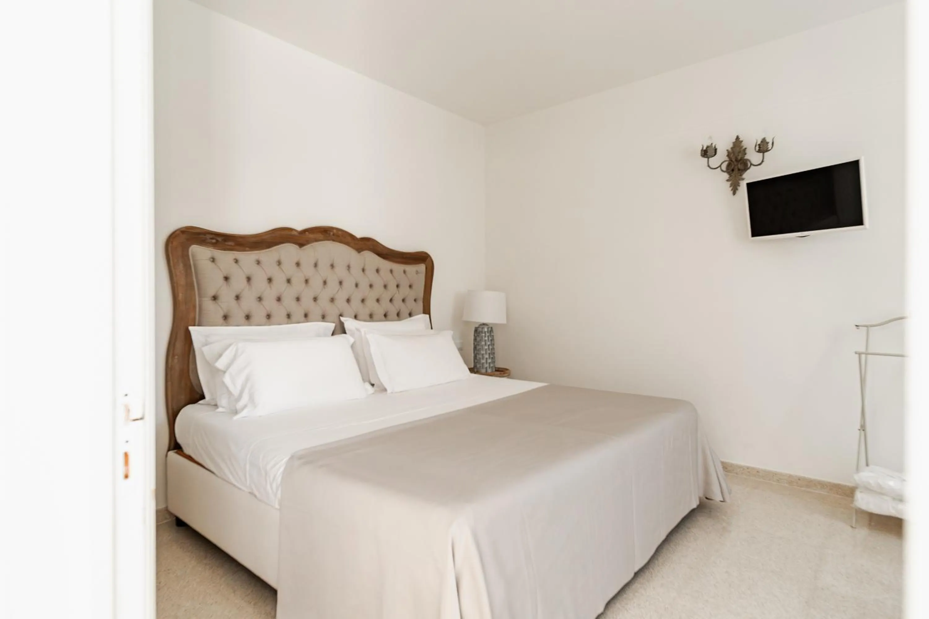 Suite with Private Pool in Tenuta Centoporte