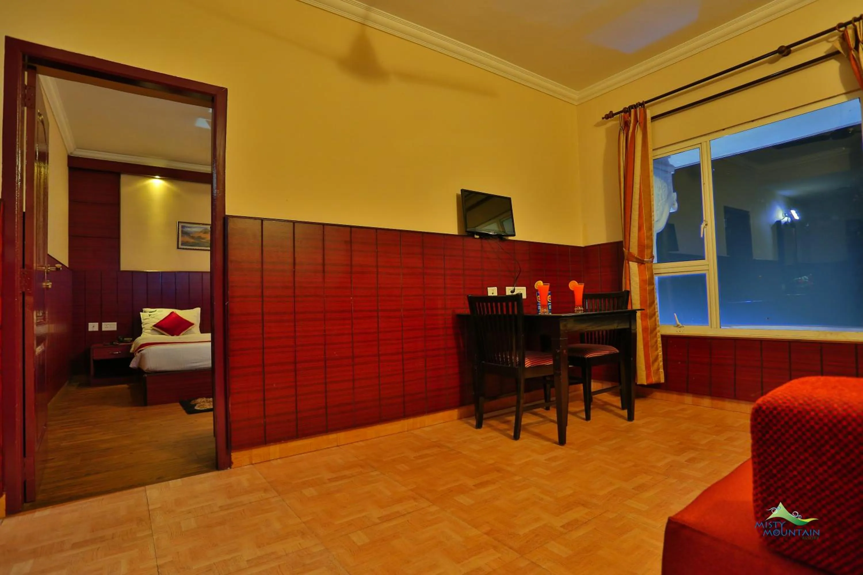 Superior King Room - single occupancy in Misty Mountain Resort