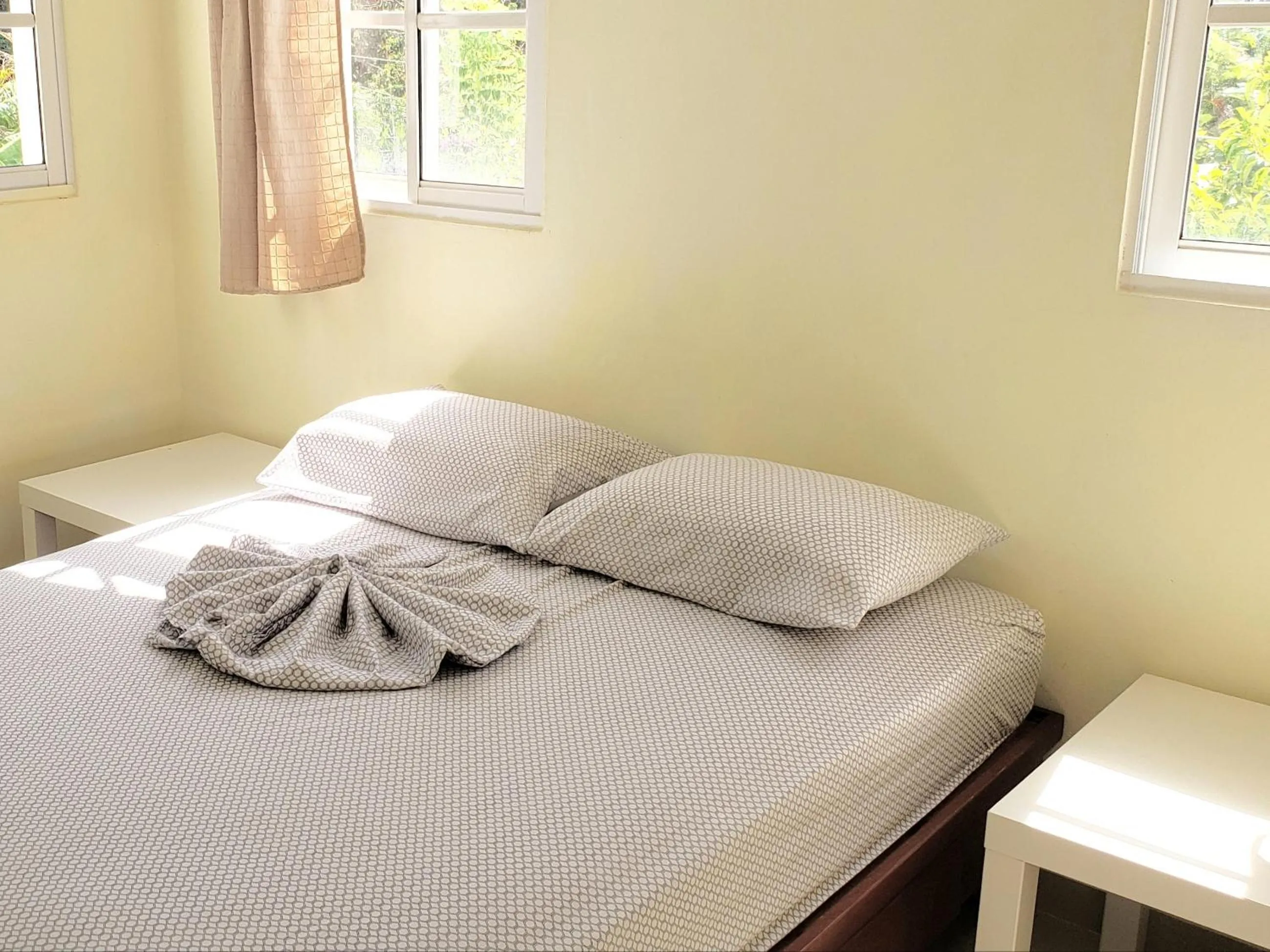 Two-Bedroom Apartment with Air-conditioning in Costambar