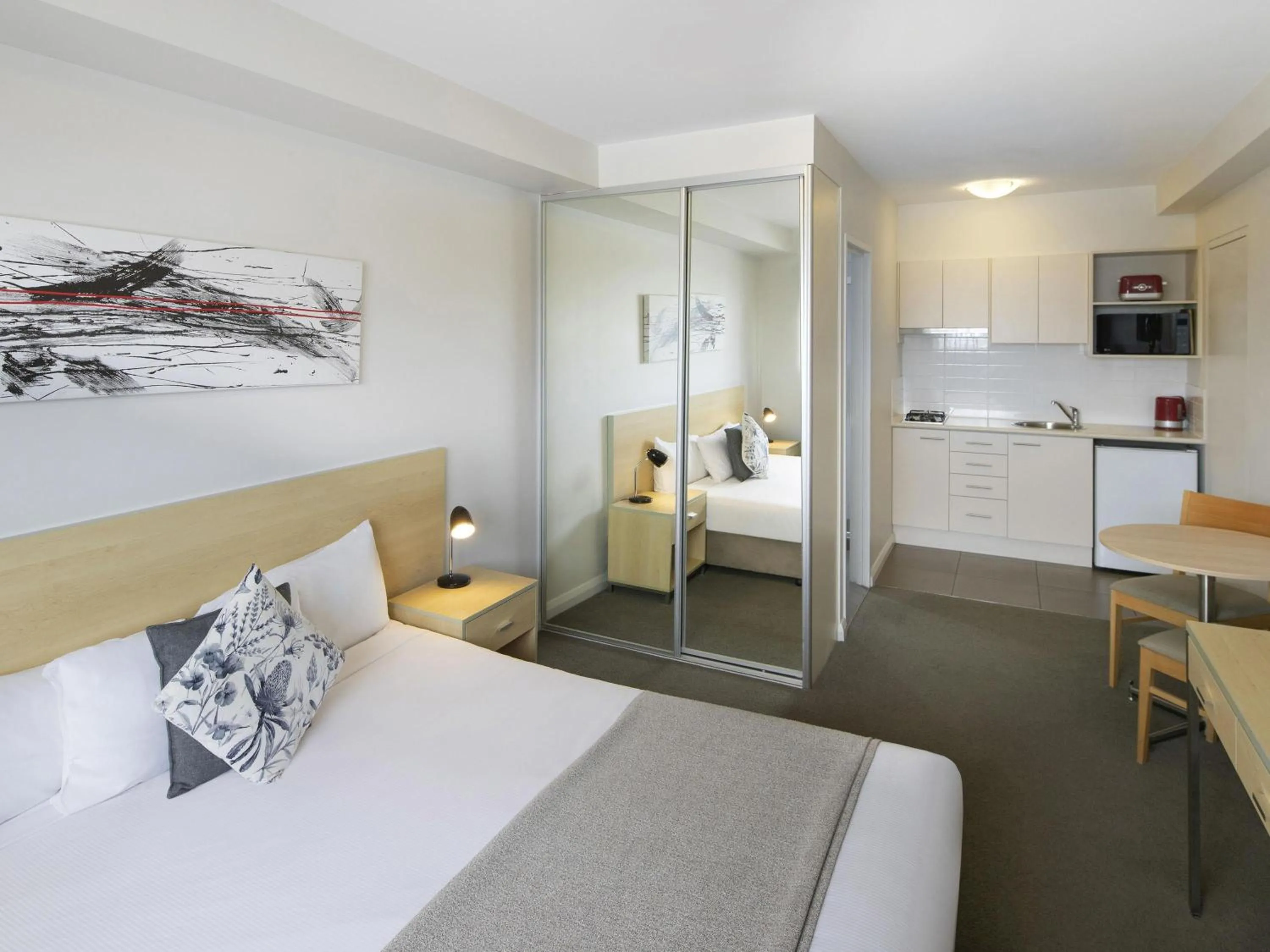 Queen Studio in Mantra Castle Hill Sydney, an Accor Hotel