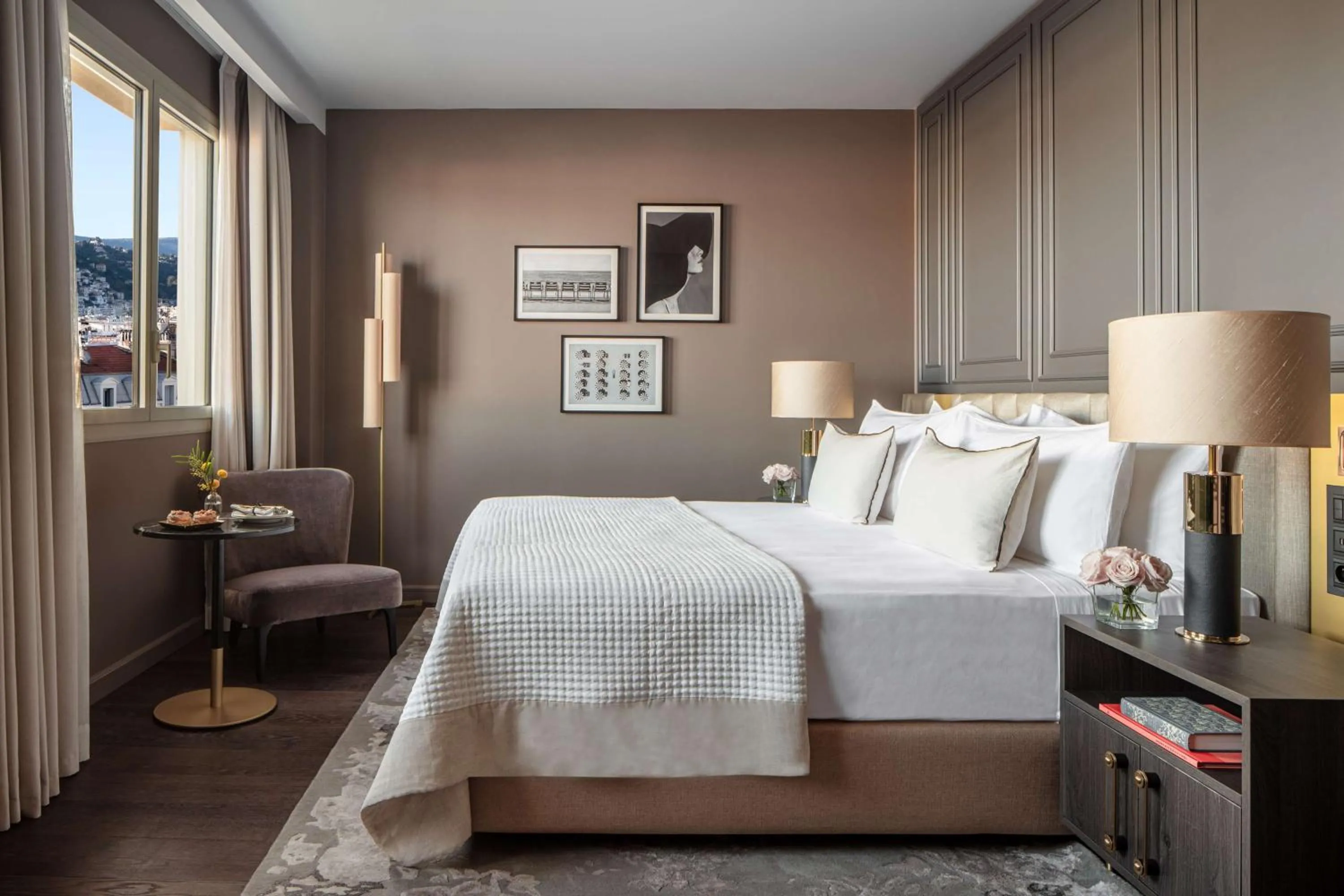 Grand Deluxe Room in Anantara Plaza Nice Hotel - A Leading Hotel of the World