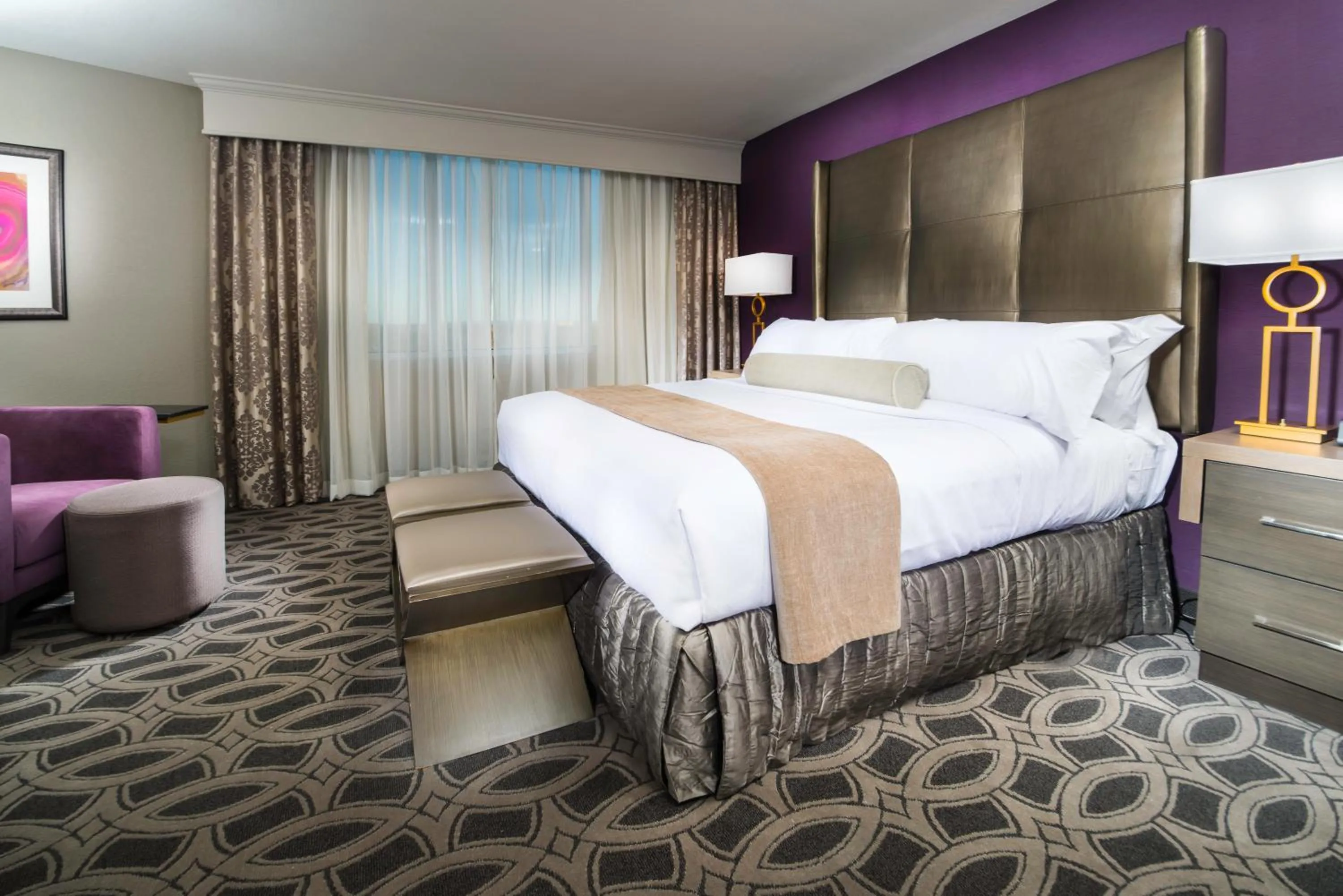 Standard King Room with Accessible Tub - Mobility Access in Crowne Plaza Saddle Brook by IHG