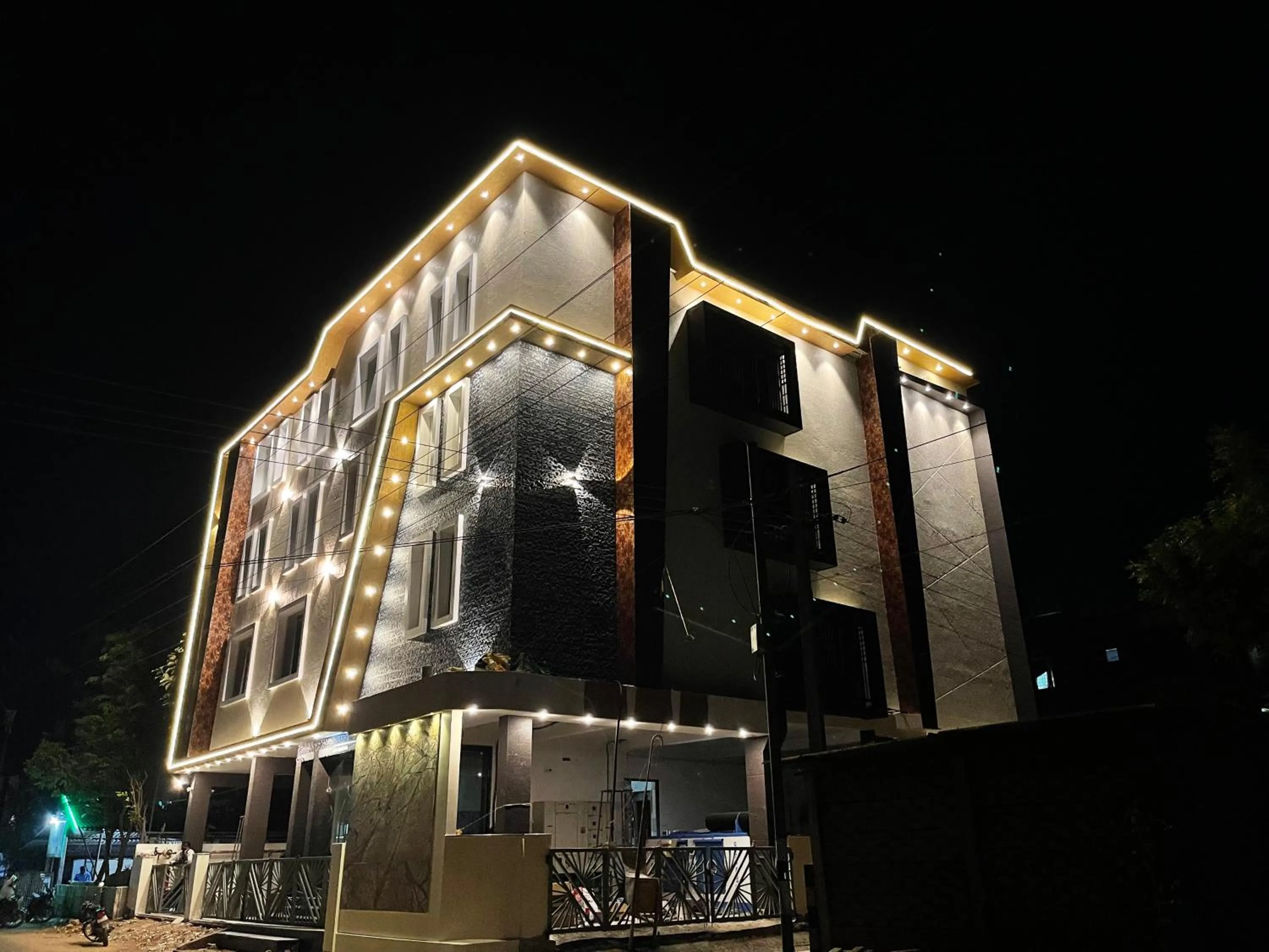 King Suite - single occupancy in MMD Grande A Boutique Hotel