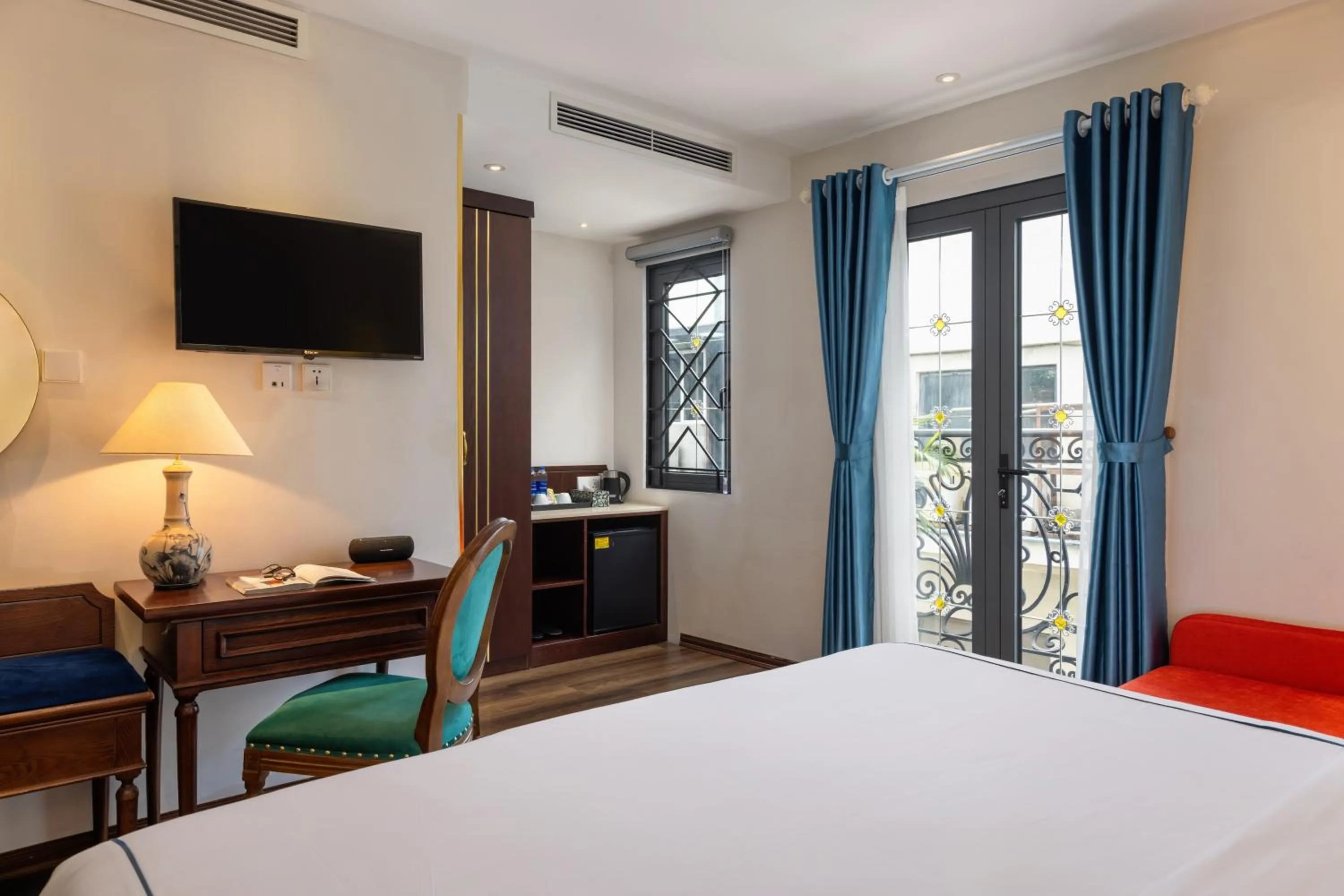 Junior Suite Double with Balcony in Hanoi Calista Hotel & Spa