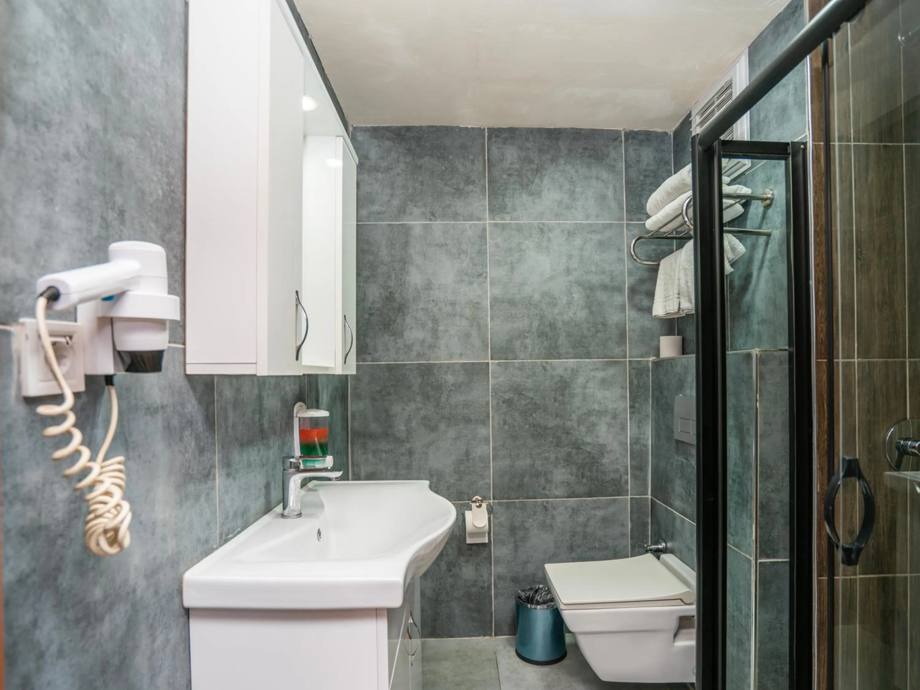 Deluxe Triple Room in Royal Nest