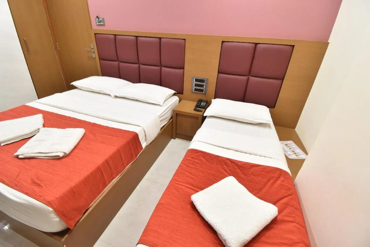 Deluxe Quadruple Room in Hotel airport annex