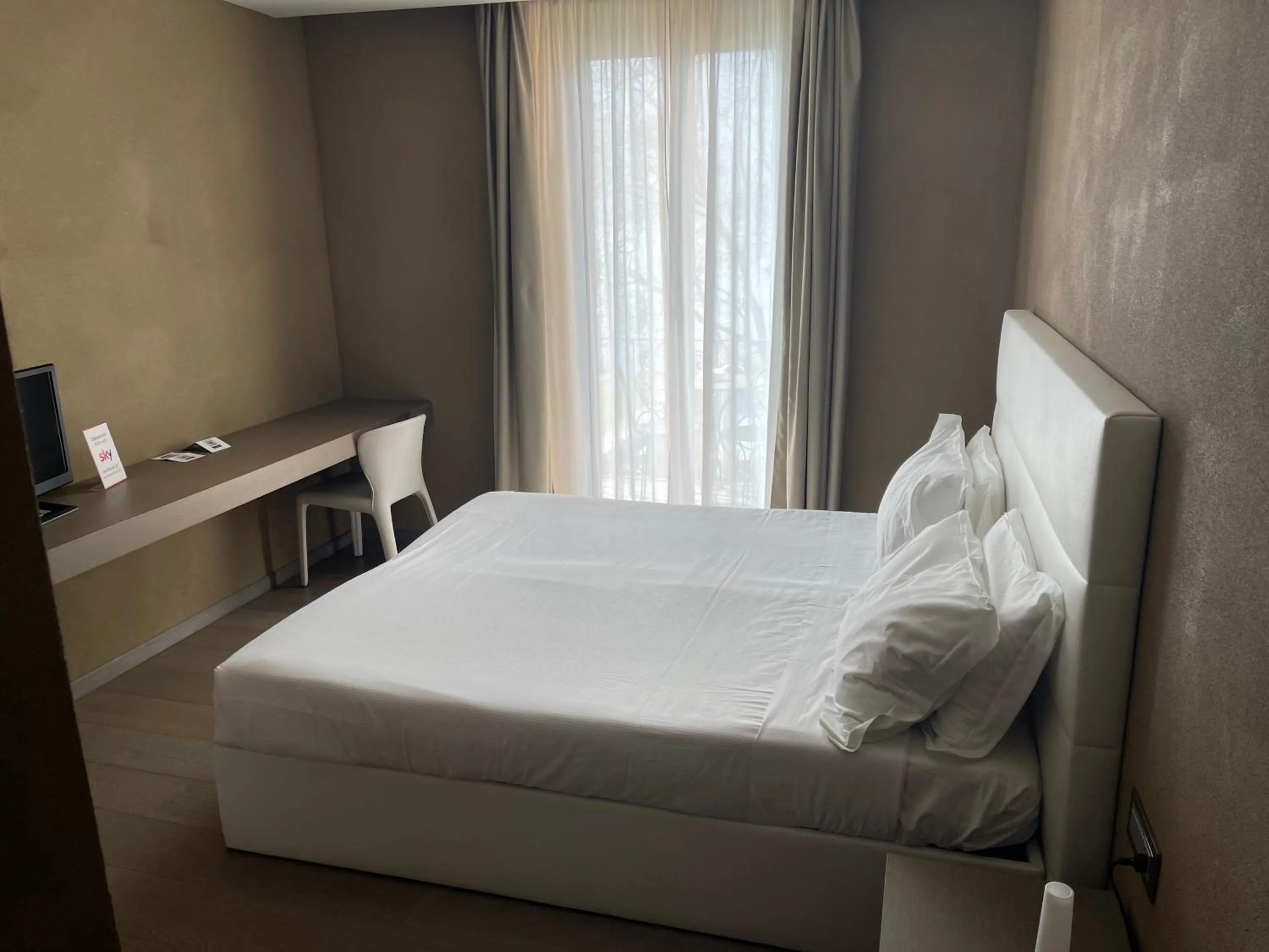 Double or Twin Room with Lake View - single occupancy in Hotel San Rocco