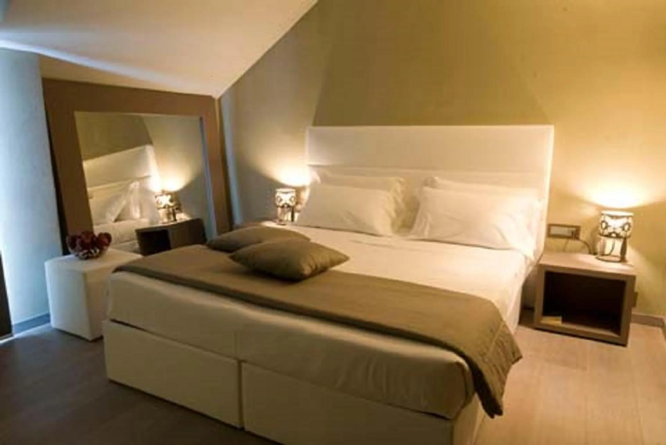 Superior Double or Twin Room with Lake View in Hotel San Rocco