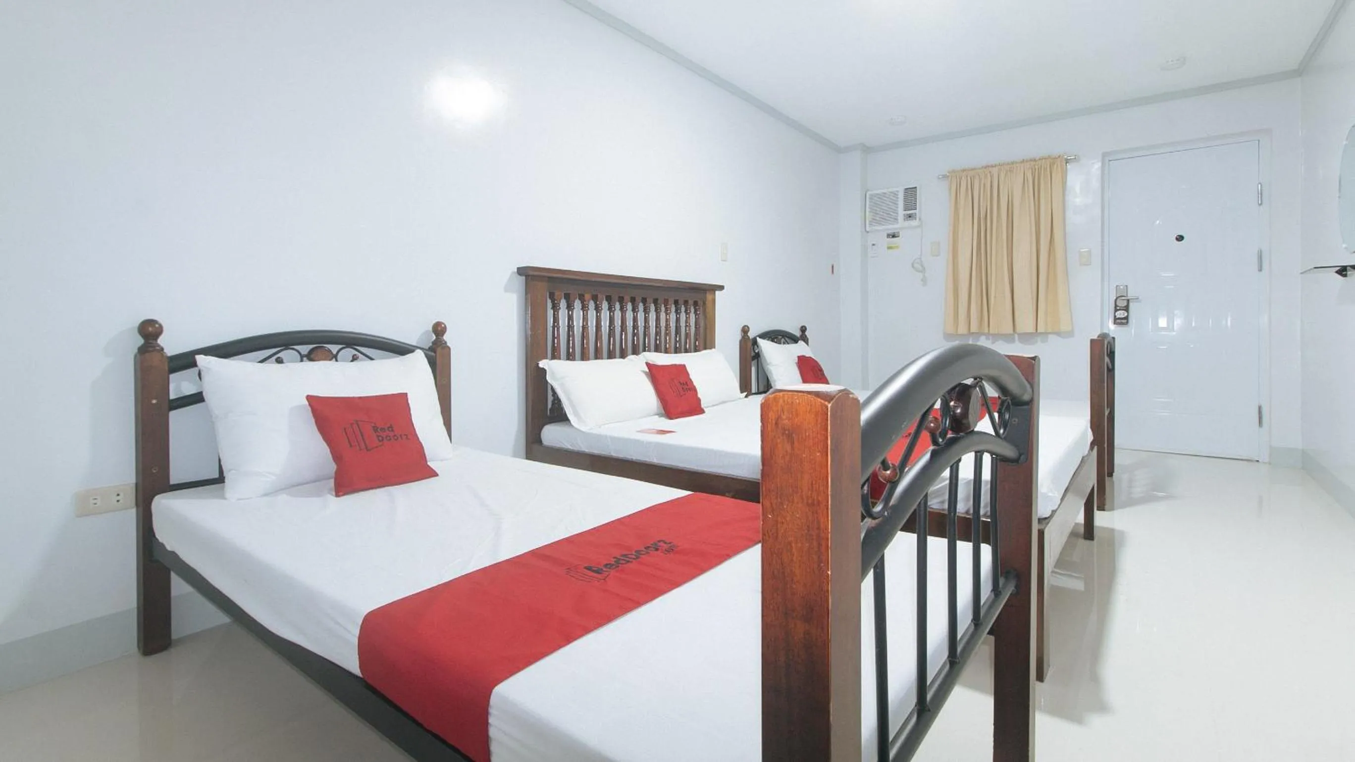 Family Room in RedDoorz at Guimod Transient House Ilocos Sur