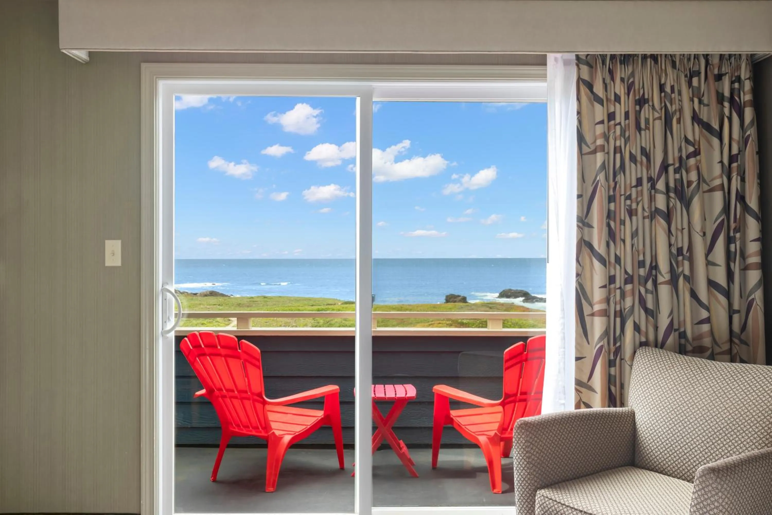 Two Queen Beds with Ocean View in Surf and Sand Lodge