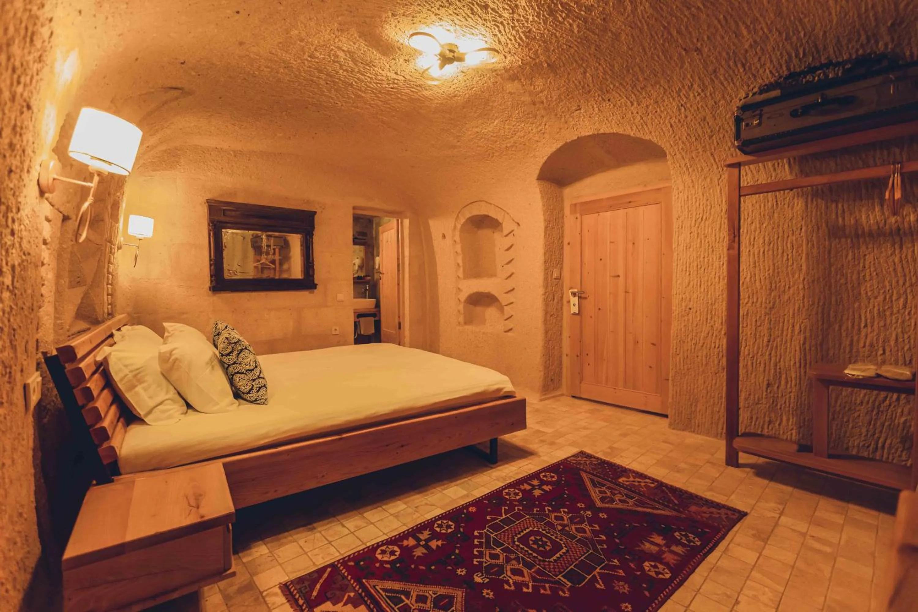 Double Room with Patio in Pinhan Cave Suites