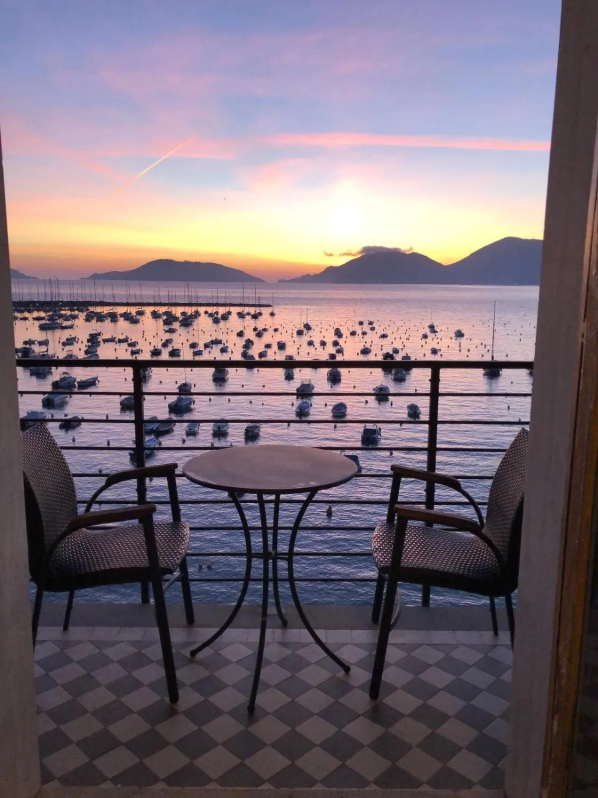 Classic Queen Room with Balcony and Sea View in Hotel Shelley e delle Palme, BW Signature Collection