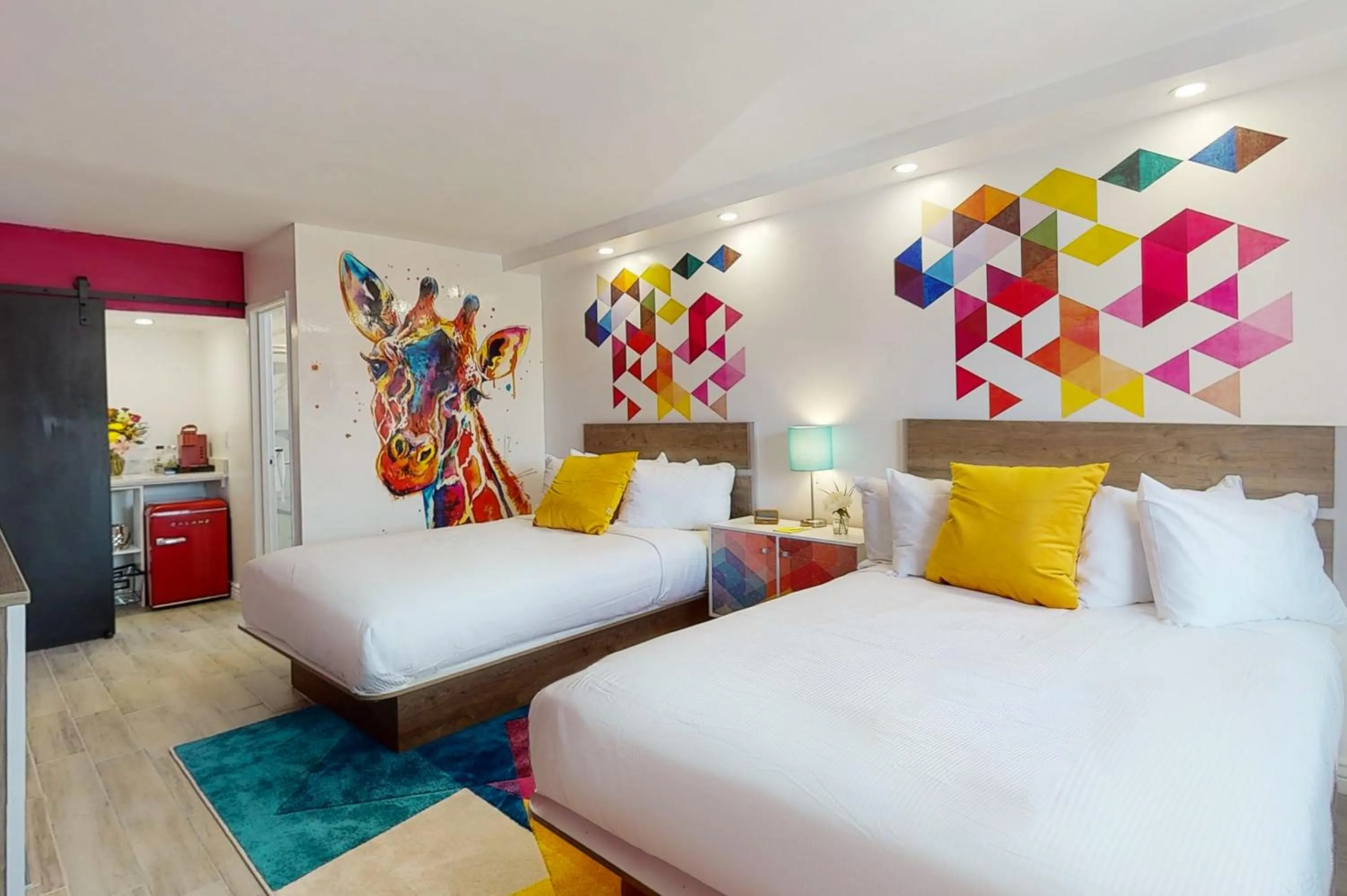 Queen Room with Two Queen Beds in Hotel ZAZZ