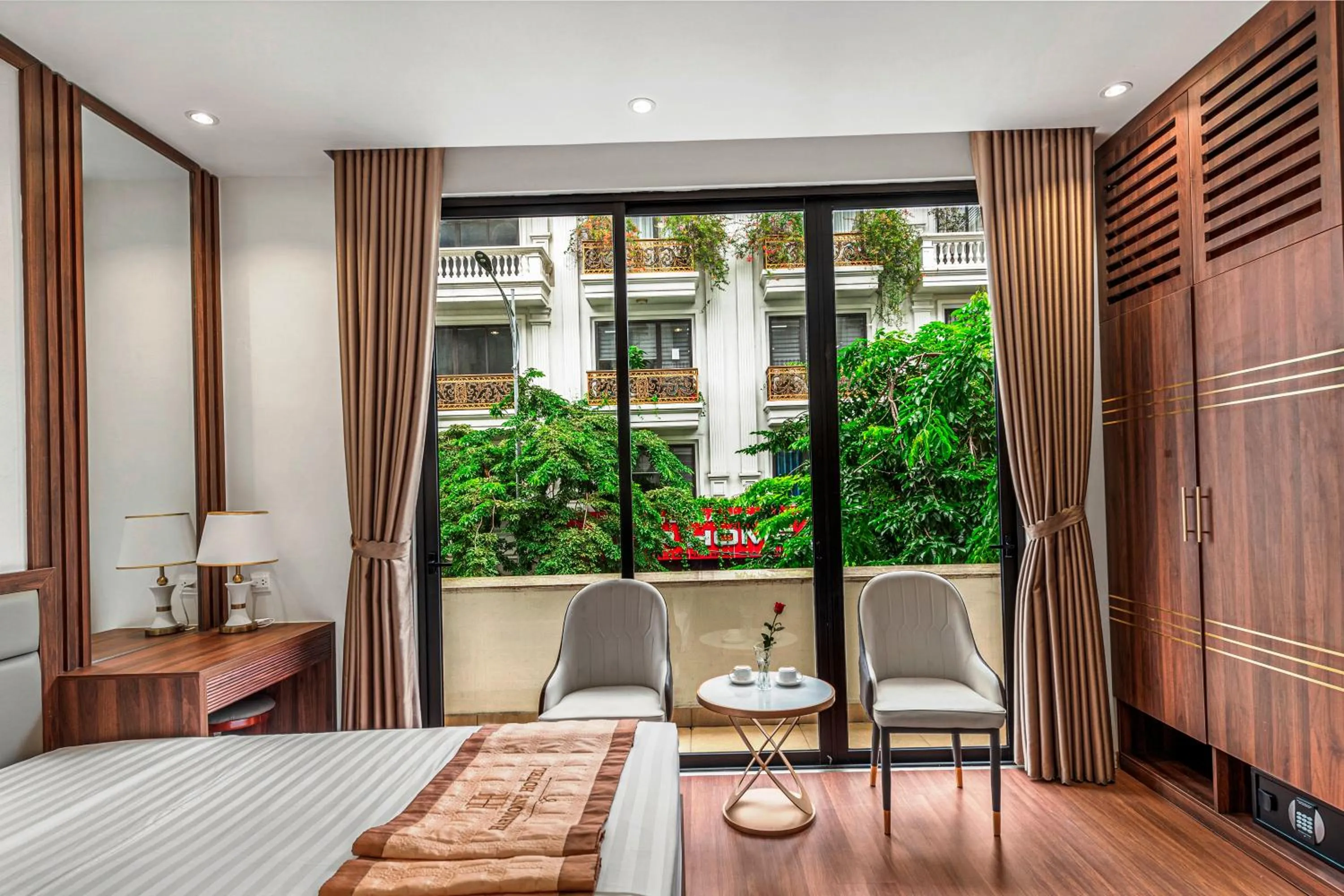 Double or Twin Room with Balcony in Harmony HaLong Hotel