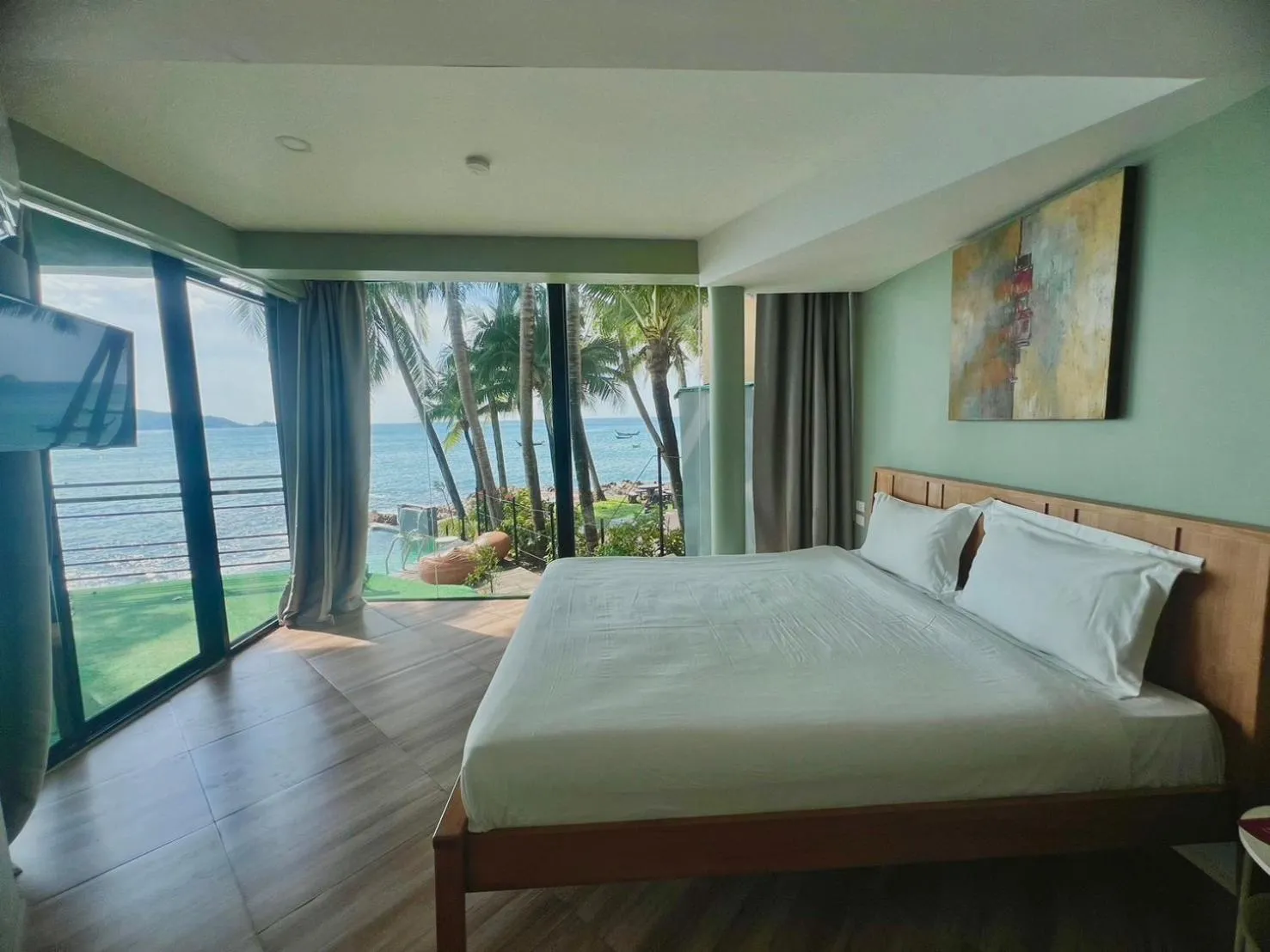 Quadruple Room with Sea View in patong sunset villa Phuket