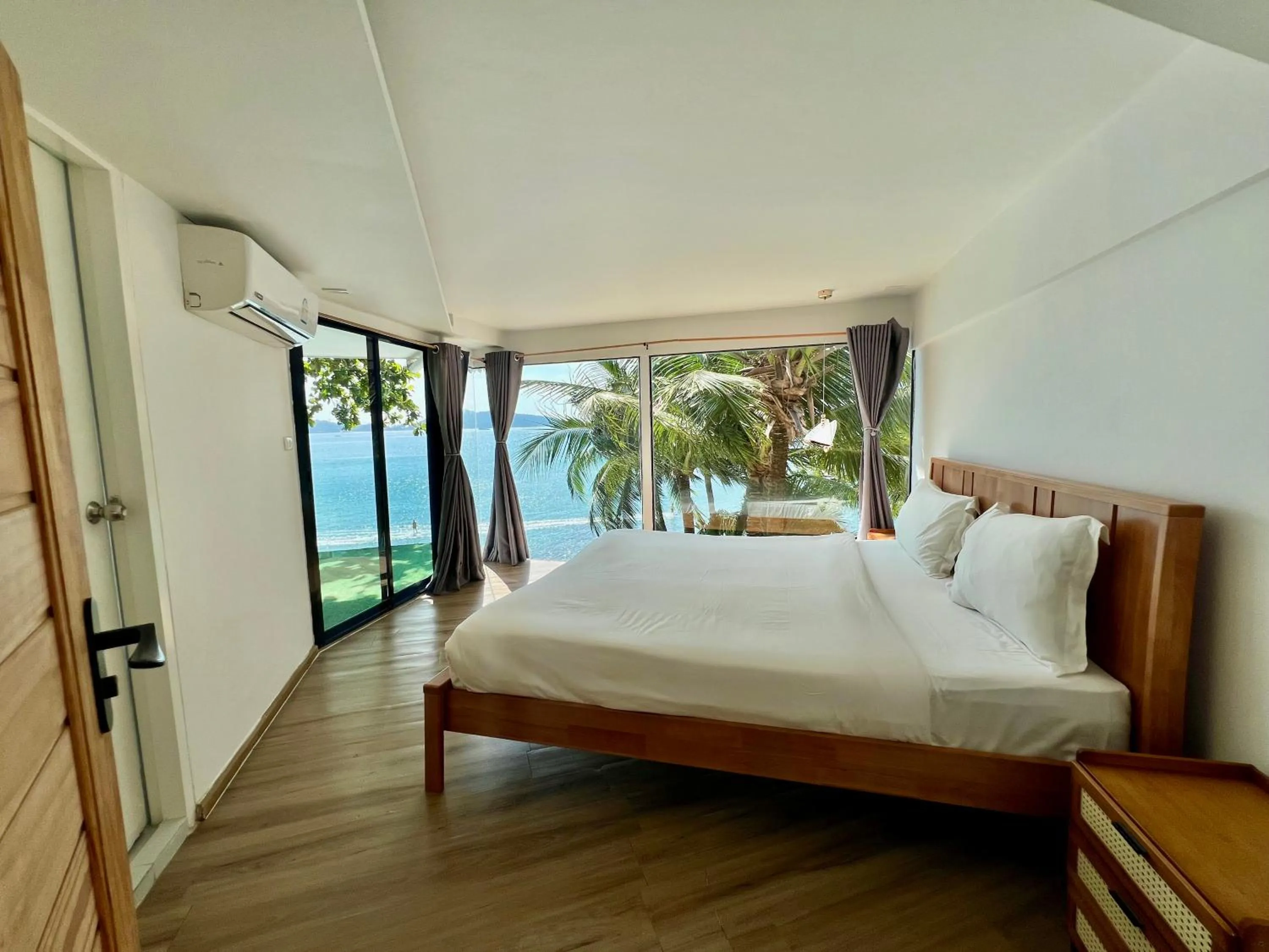 Superior Suite in patong sunset villa Phuket