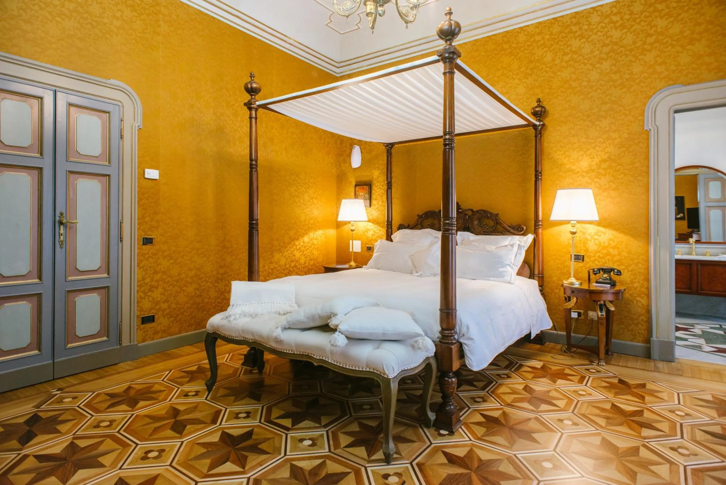 Deluxe Room in Relais & Chateaux Villa Crespi