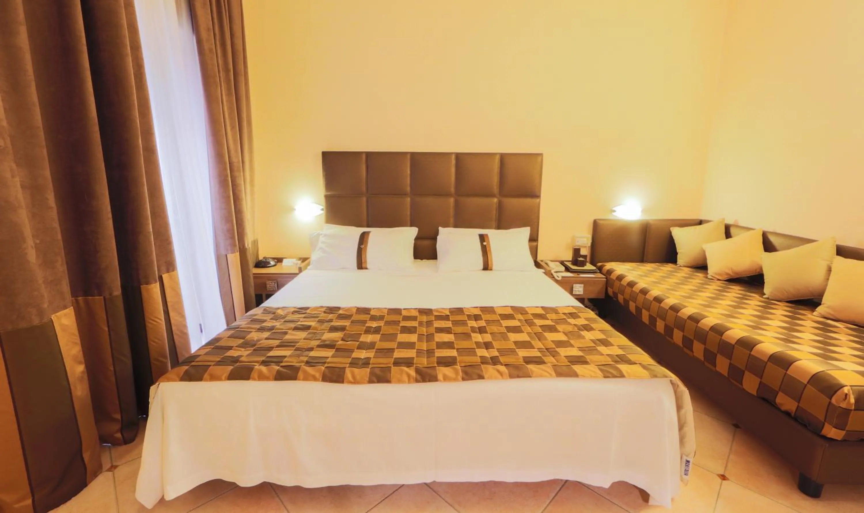 Classic Room with King and Single Bed in Best Western Hotel Libertà