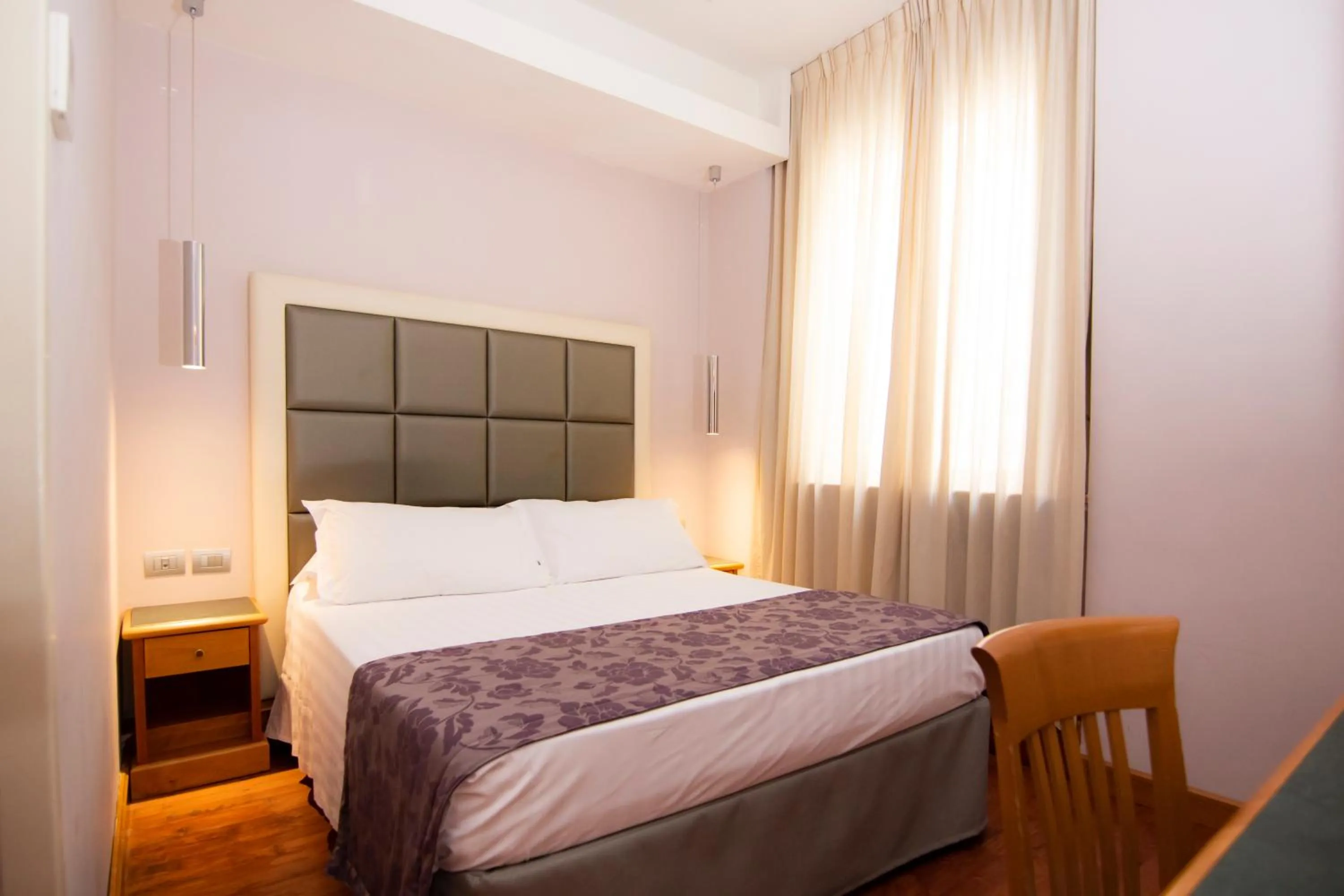 Small Double Room in Hotel Giolli Nazionale