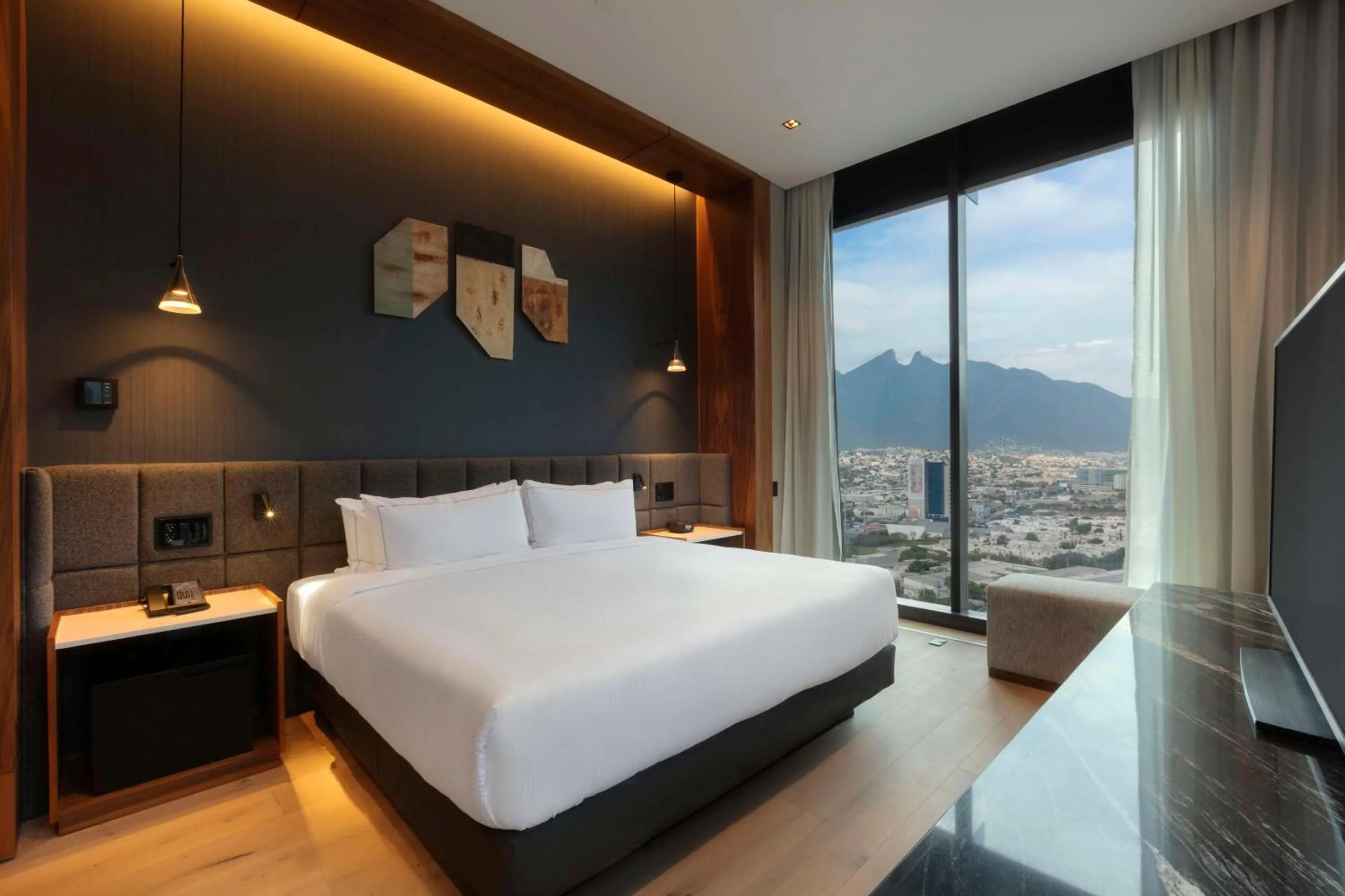 King Suite with Club Access in Hilton Monterrey Valle