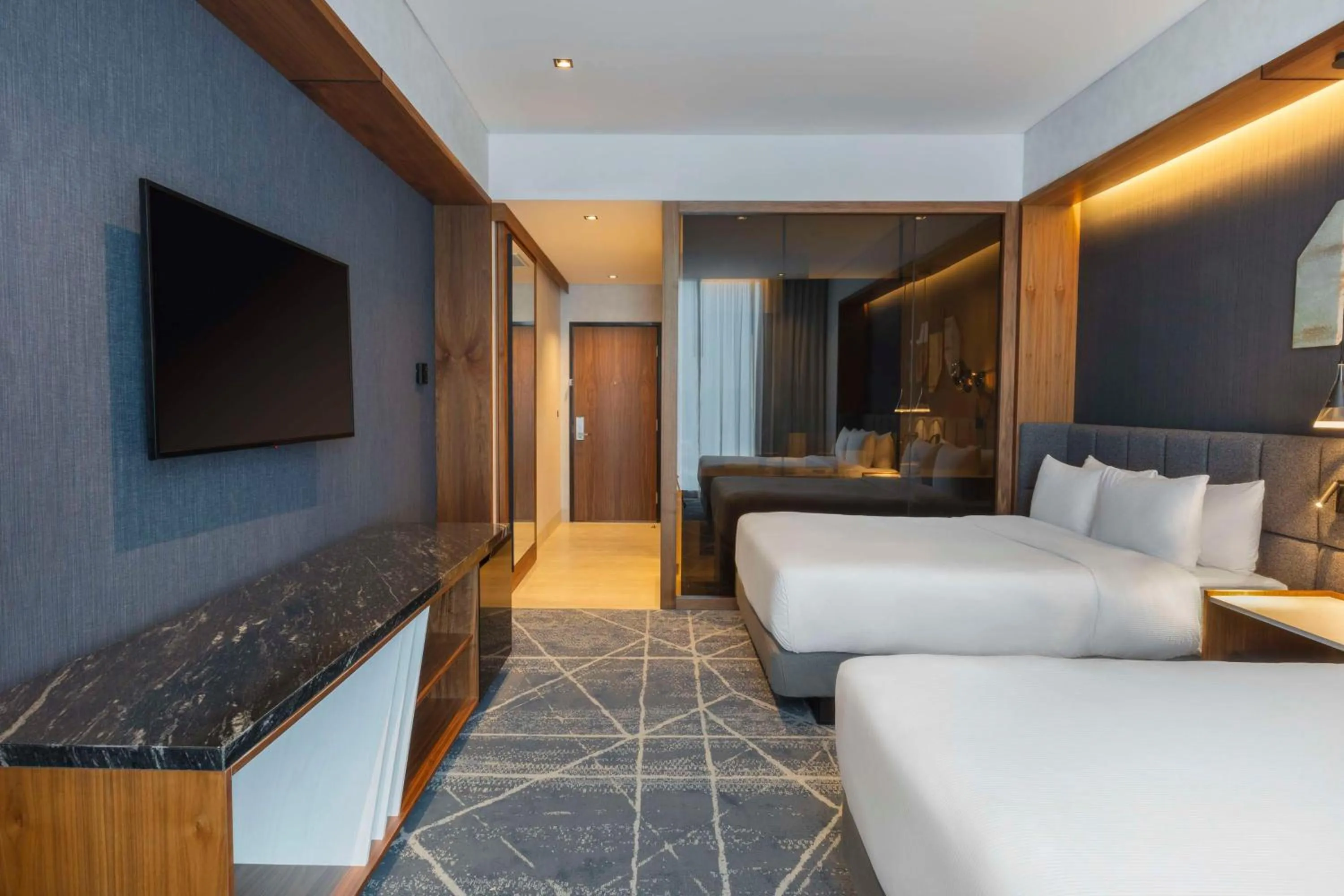 Deluxe Queen Room with Two Queen Beds and Mountain View in Hilton Monterrey Valle