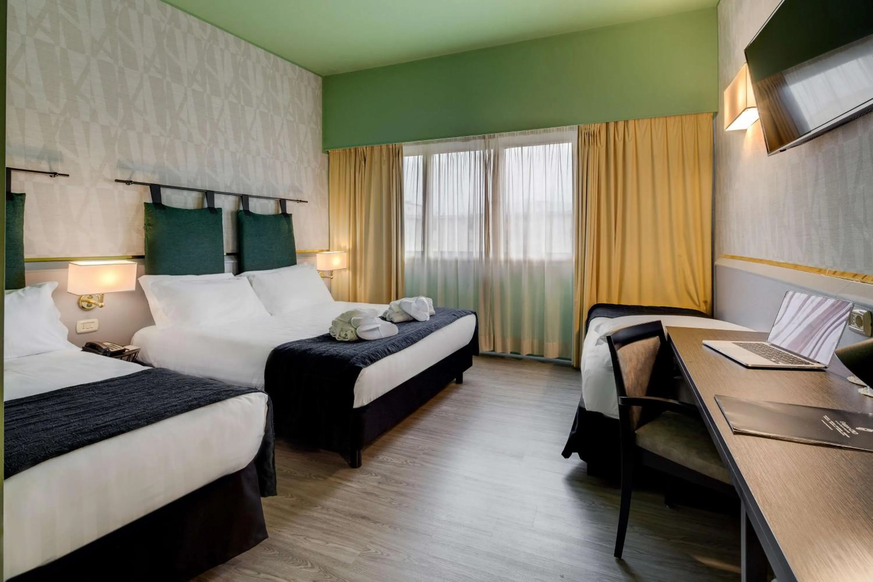 Executive Queen Room in Best Western Plus CHC Florence
