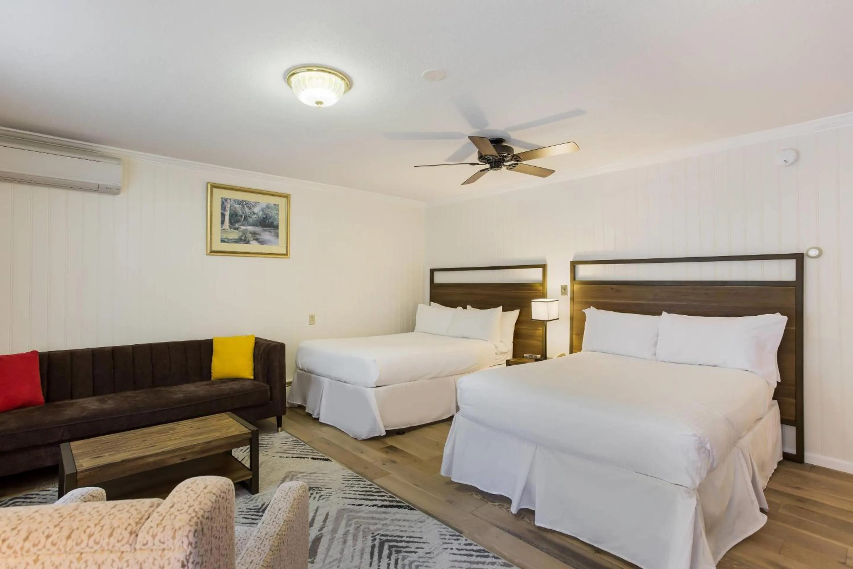 Standard Double Room with Two Double Beds - Non-Smoking in The Palmer House Resort, an Ascend Collection Hotel