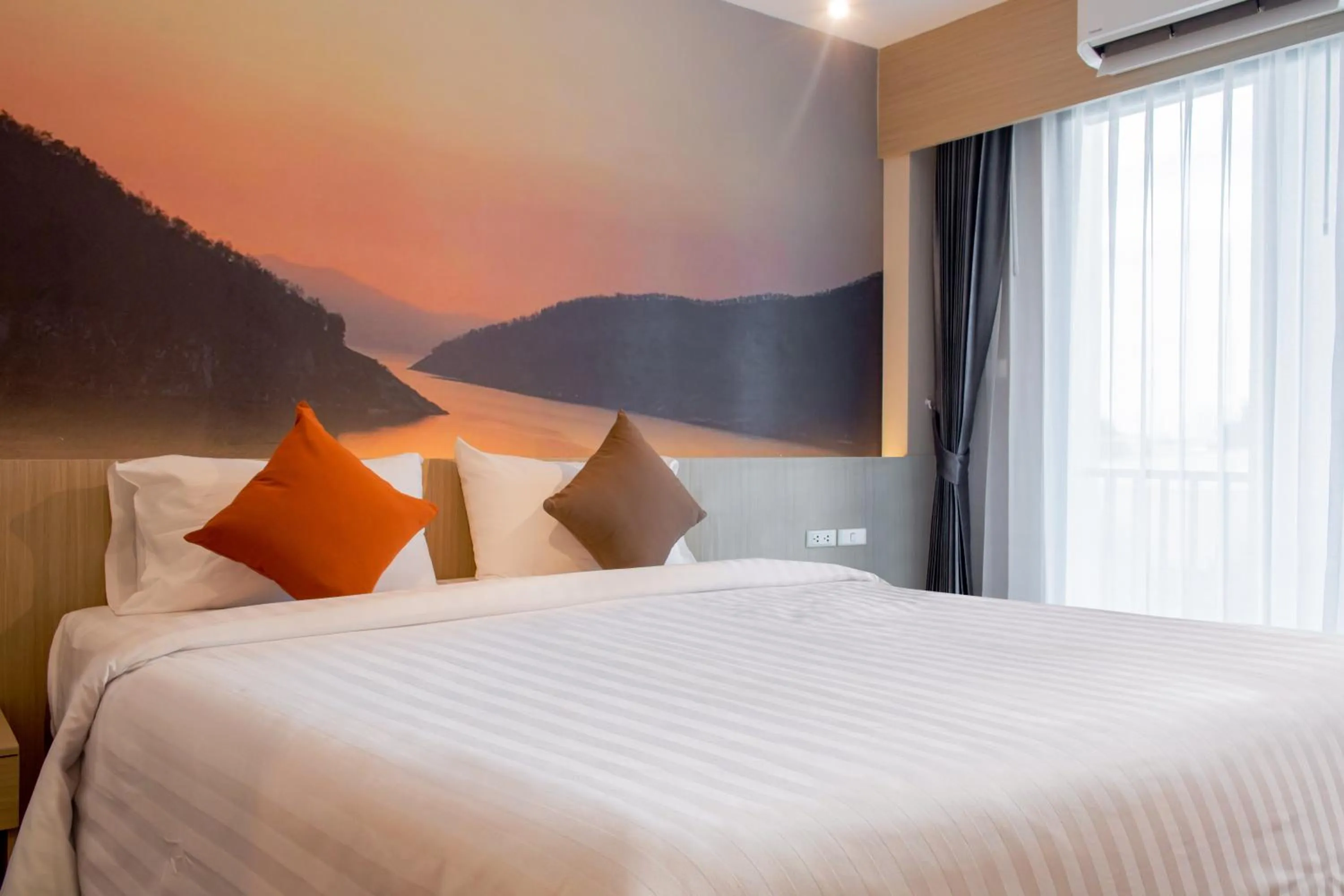 Deluxe King Room in ONE Hotel