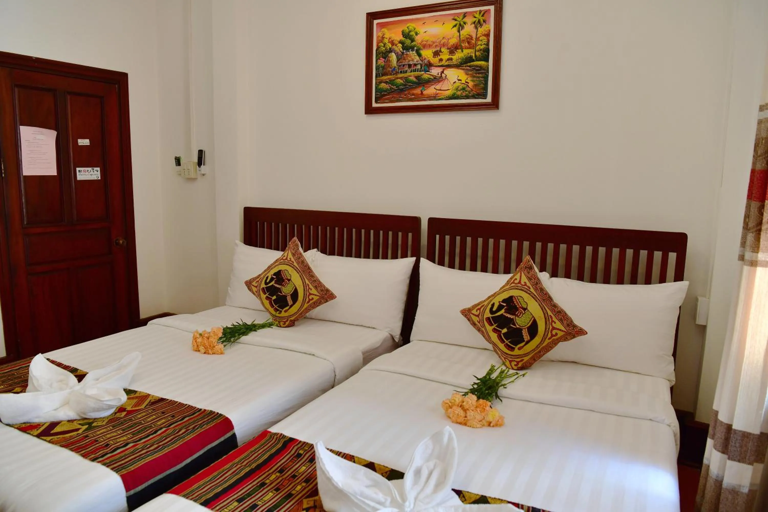 Superior Twin Room in Thatsaphone Hotel