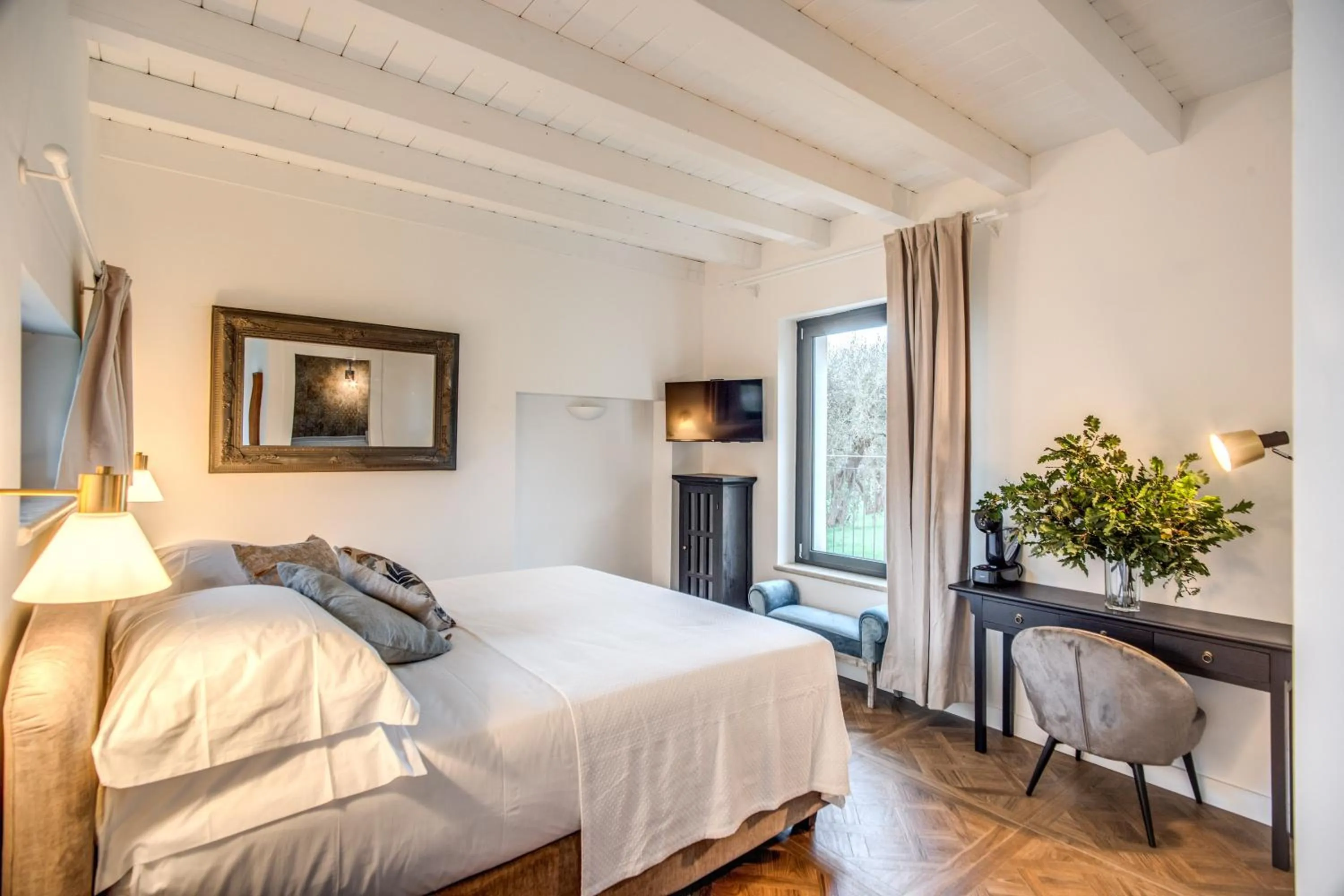 Double King Room with Garden in Vigna Caio Relais & Spa