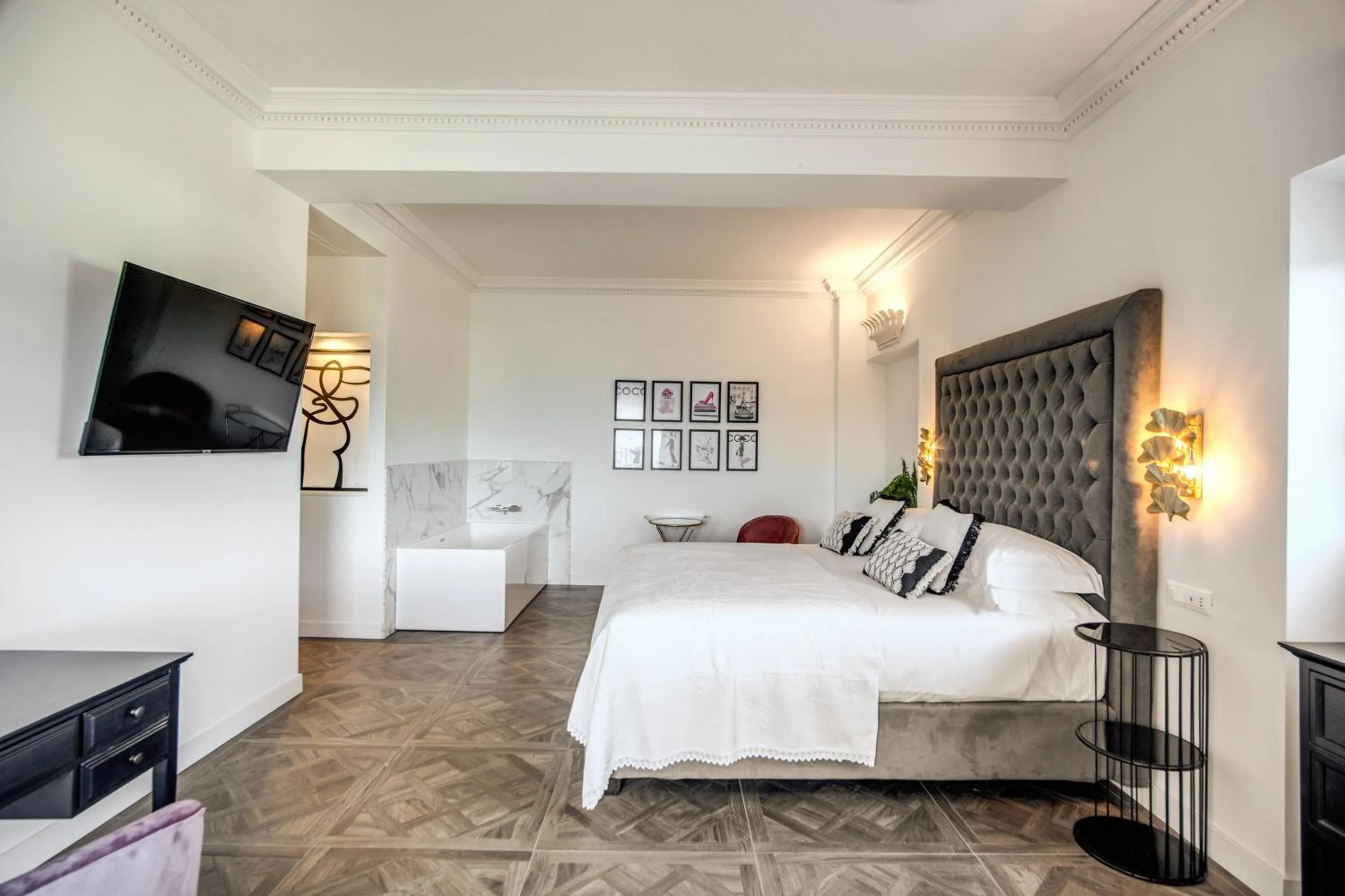 Junior Suite with Terrace in Vigna Caio Relais & Spa