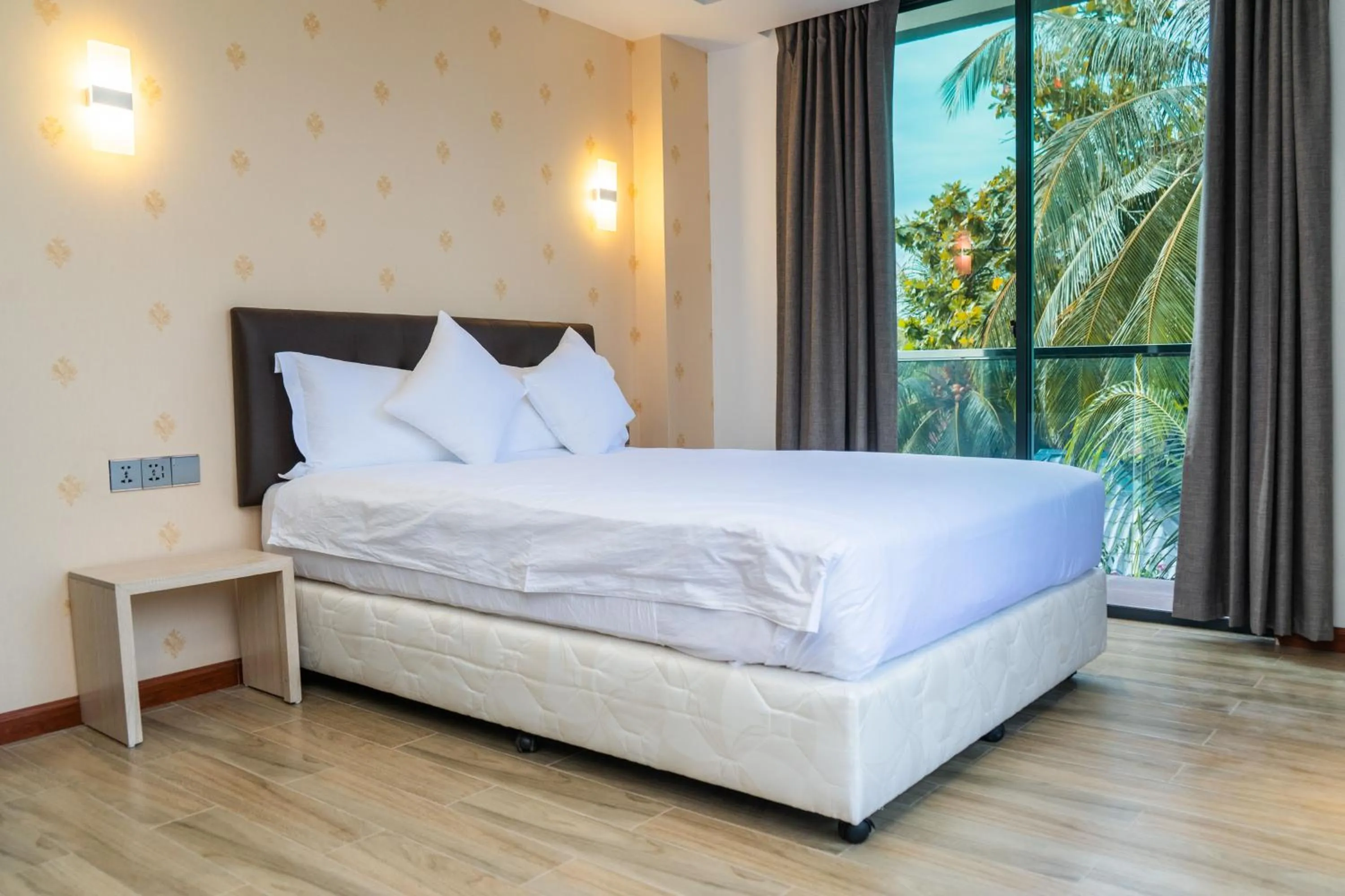 Deluxe Double Room with Balcony and Sea View in Ari Grand Hotel & Spa