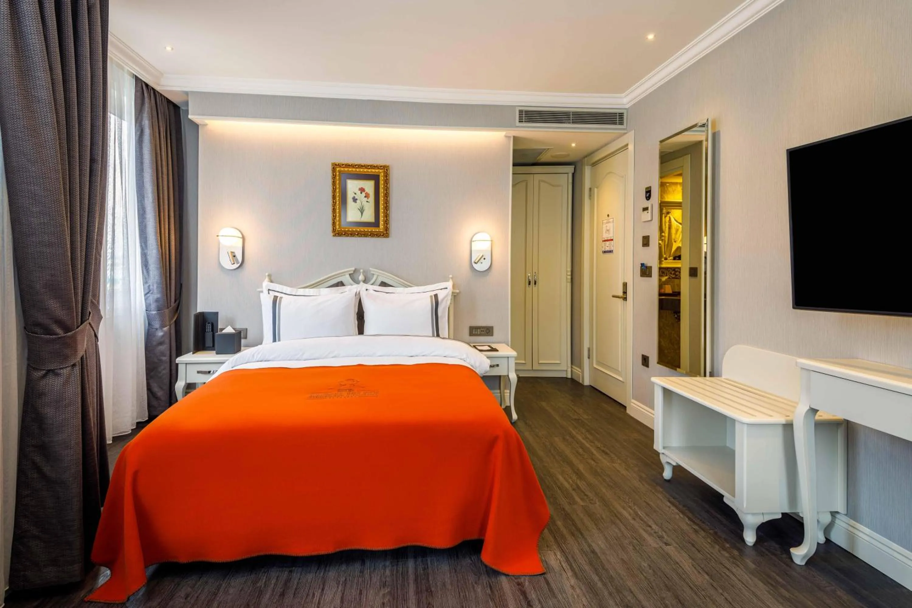 Standard Corner Room in Amiral Palace Hotel Boutique Class