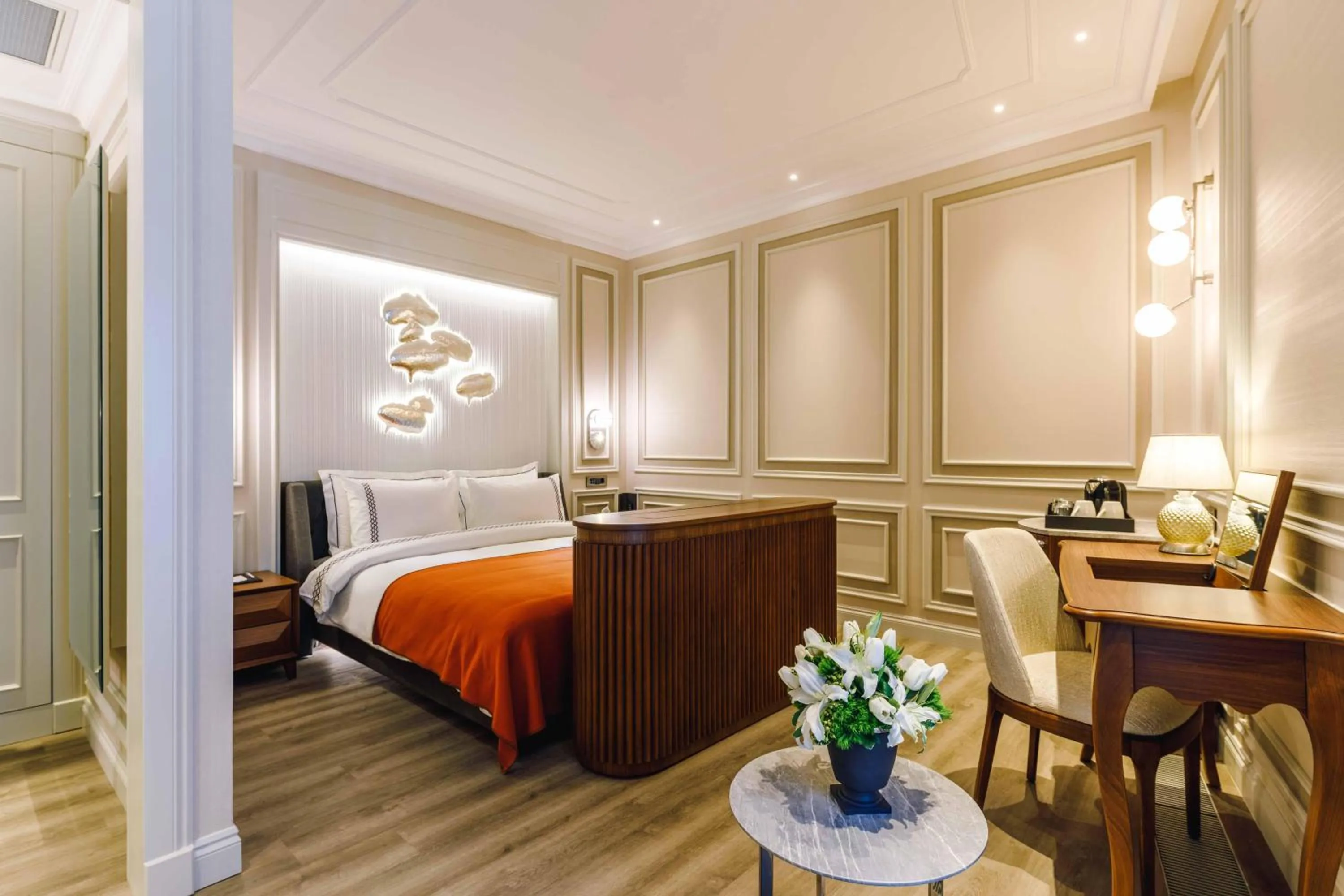 Deluxe King Room in Amiral Palace Hotel Boutique Class