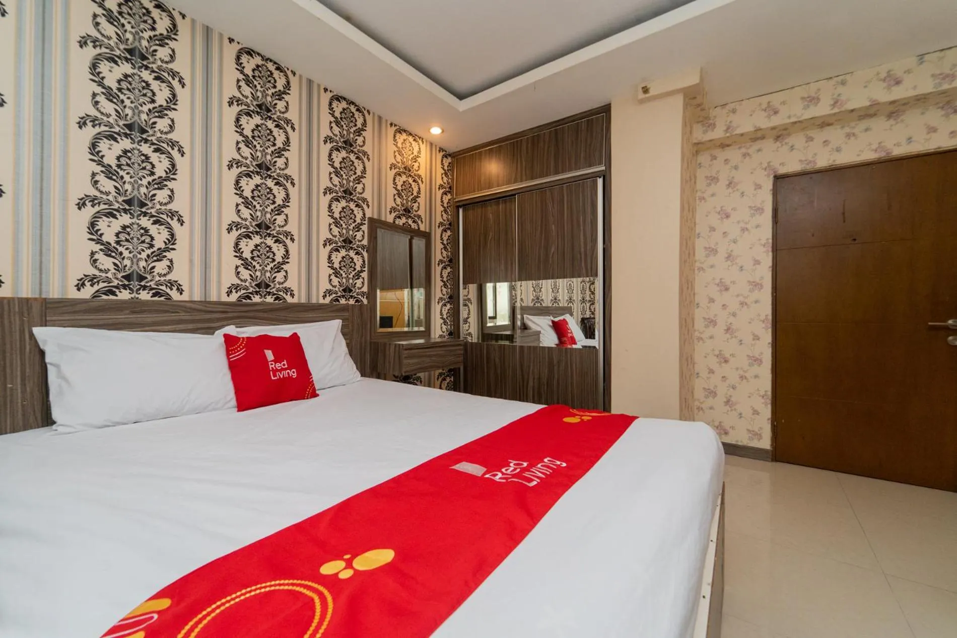 Studio Apartment in RedLiving Apartemen Gateway Cicadas - Sarana Cipta Mahakarya
