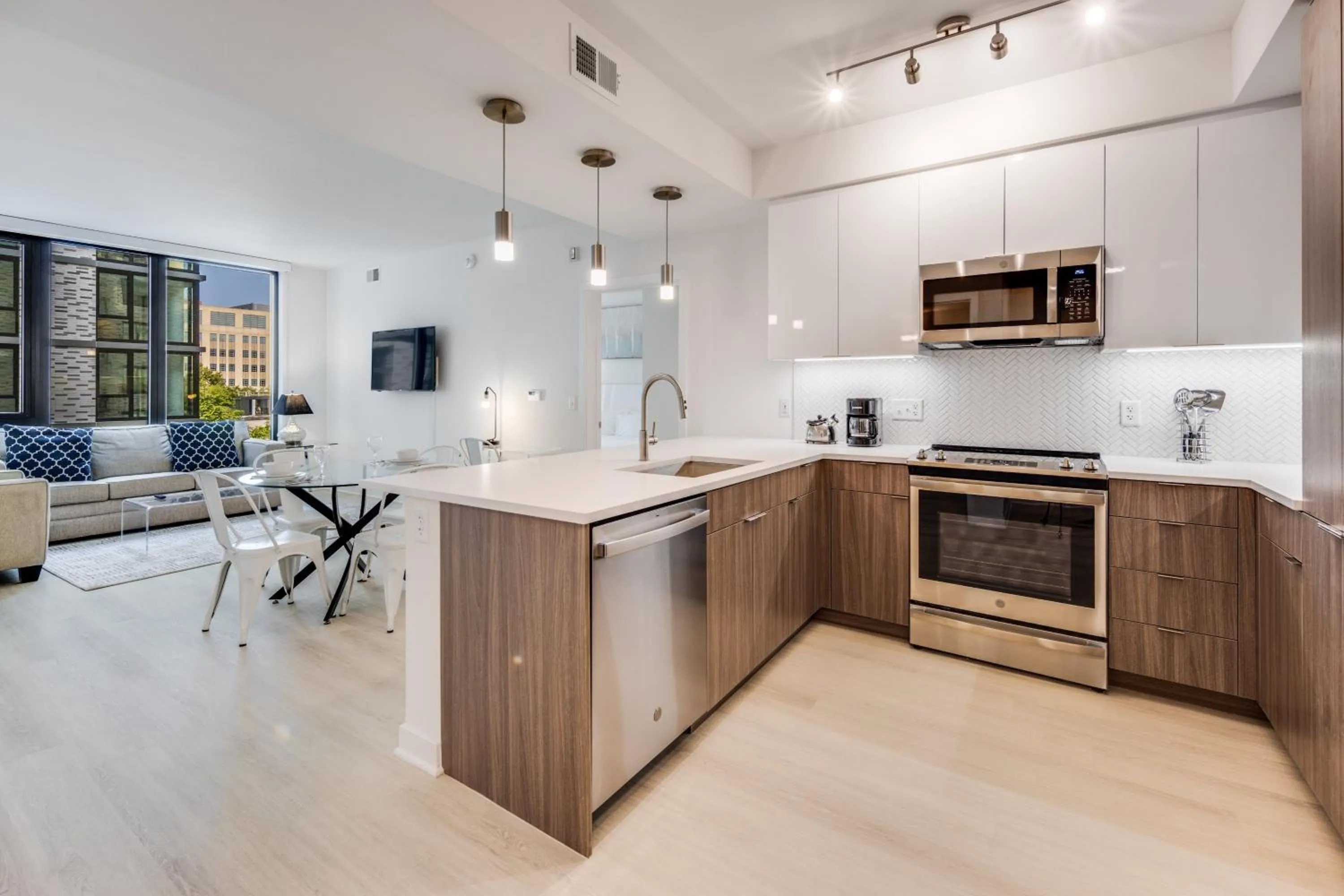 Deluxe Two Bedroom Apartment in Global Luxury Suites at Capitol Hill