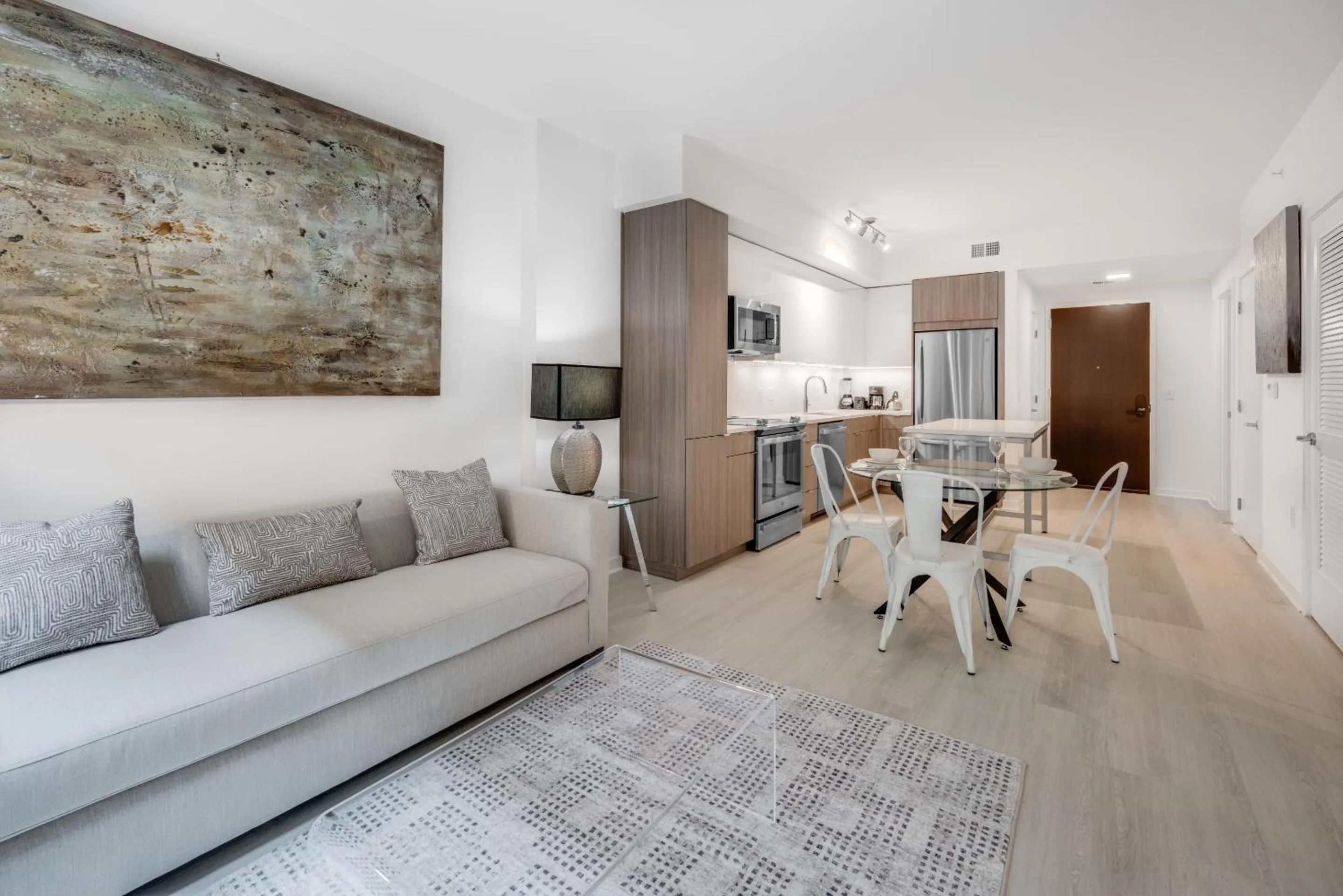 Deluxe One Bedroom Apartment in Global Luxury Suites at Capitol Hill